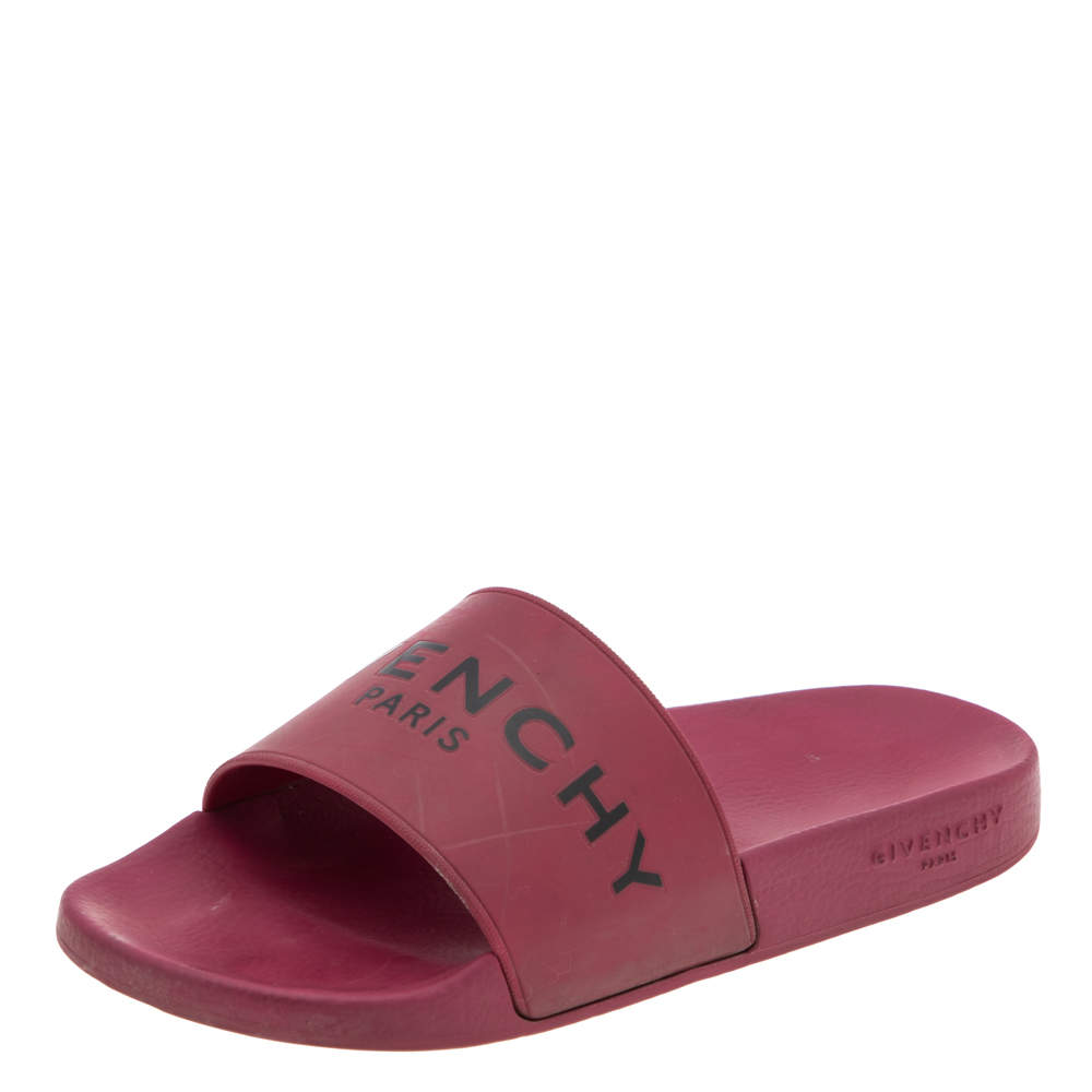 Pre Owned Givenchy Magenta Rubber Logo Pool Slides Size 40