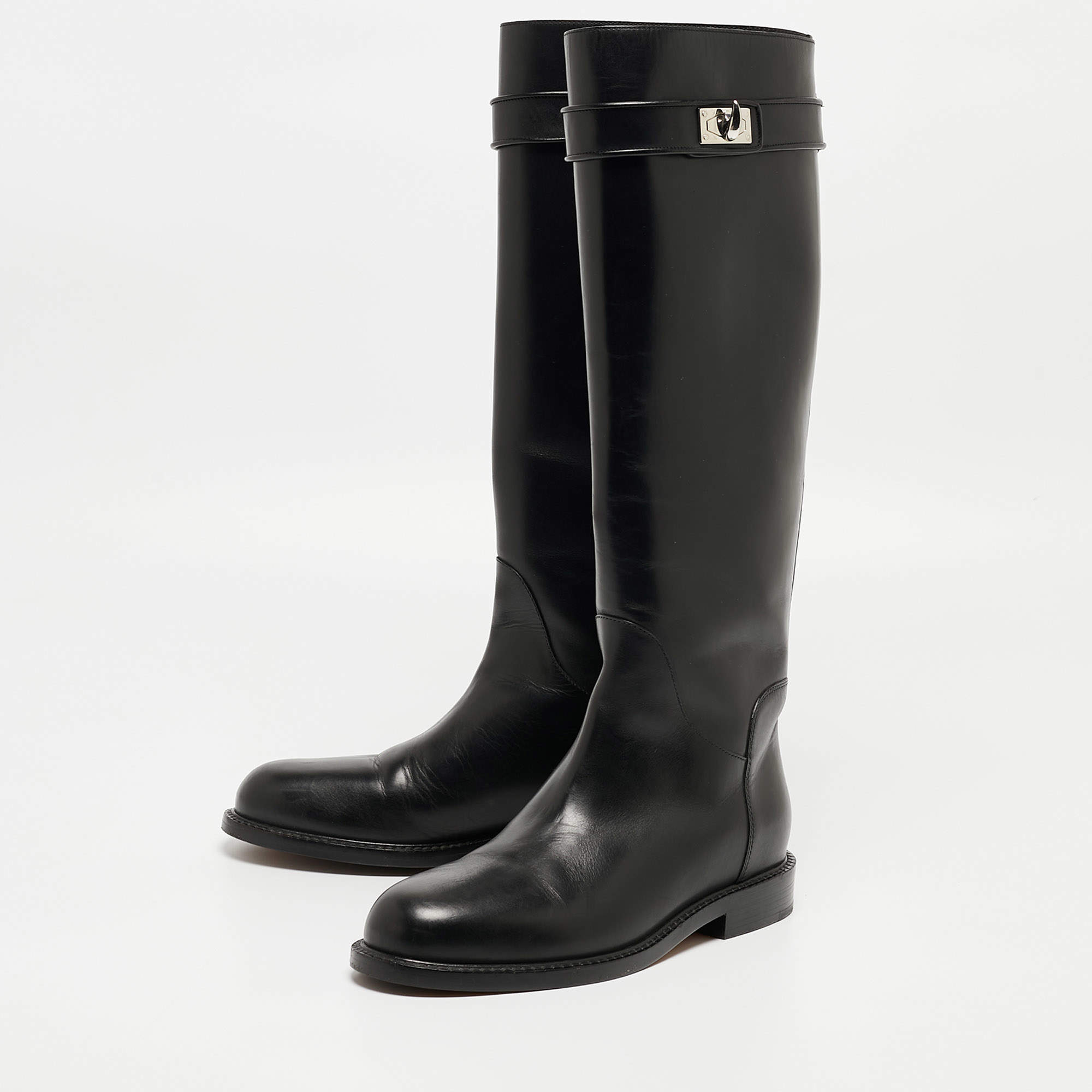 Irresistible discount givenchy boots