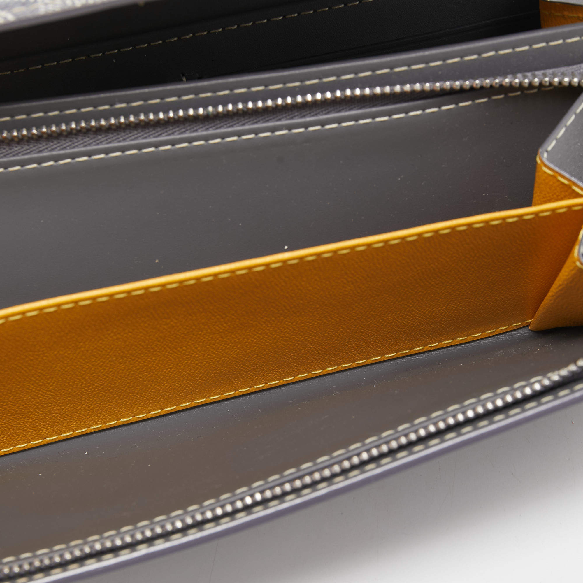 Goyard Bicolor Varenne Continental Wallet w/Strap – The Closet