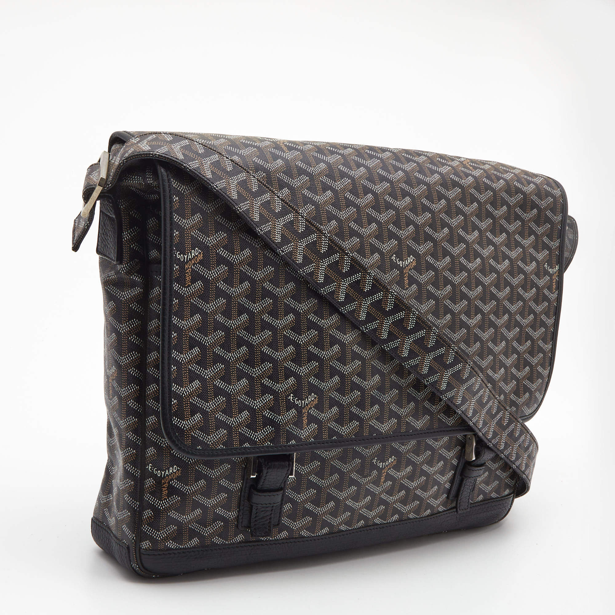 Goyard mens hotsell shoulder bag