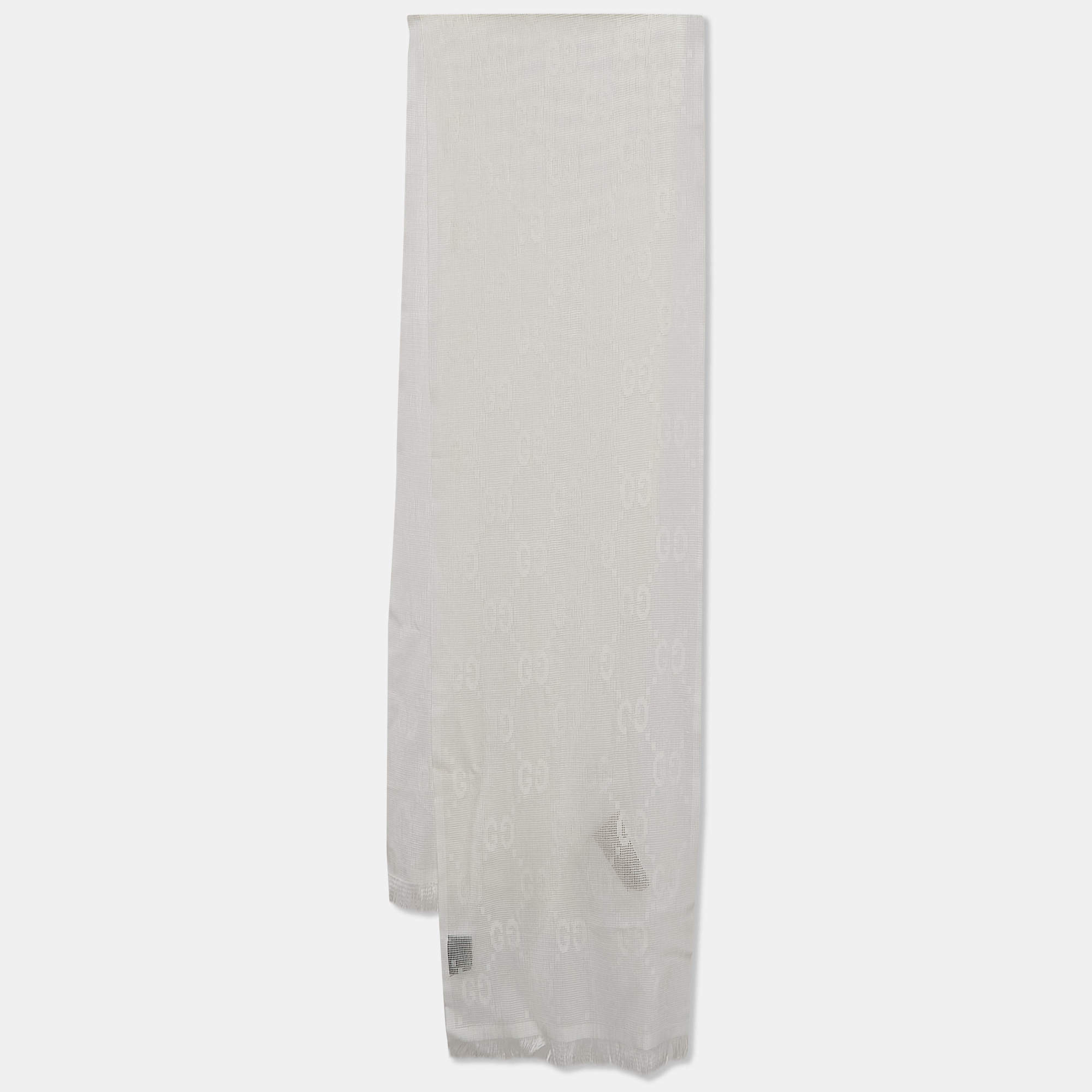 Pre Owned Gucci Off White GG Mesh Fringed Shaby Stole