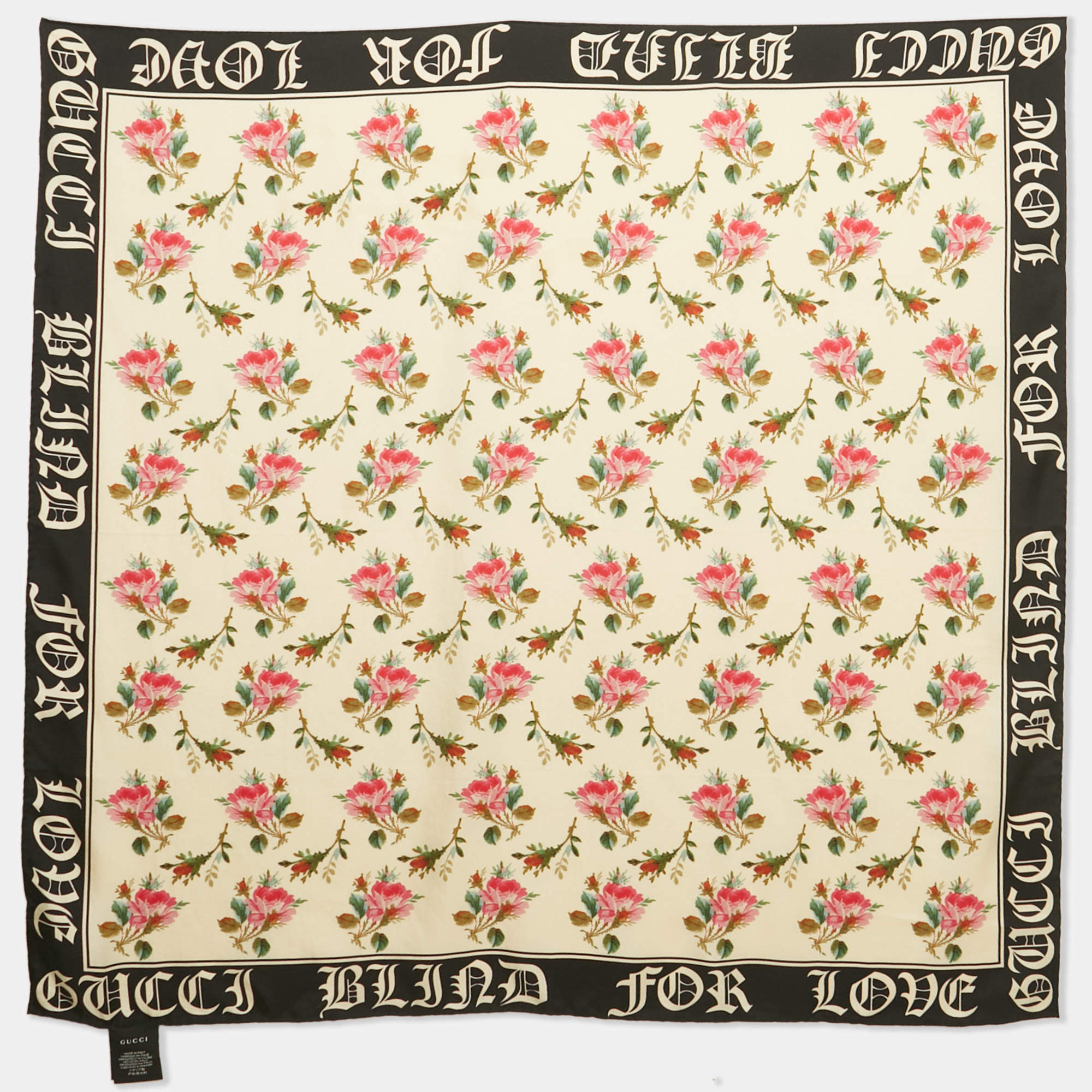 Pre Owned Gucci Cream Floral Print Silk Blind For Love Scarf 