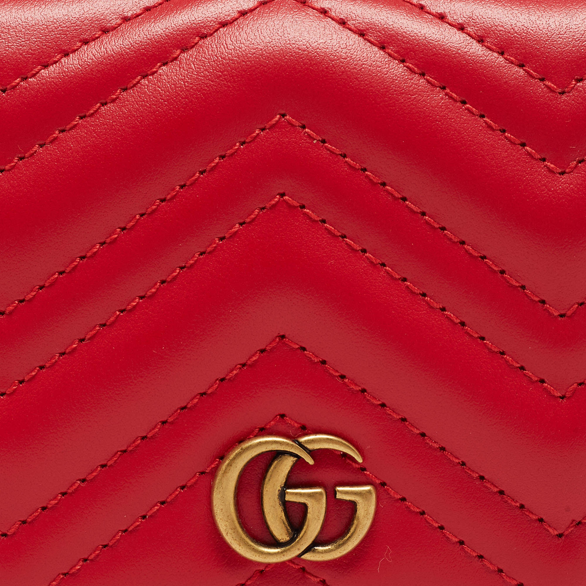 GG Marmont Leather Card Holder in Red - Gucci