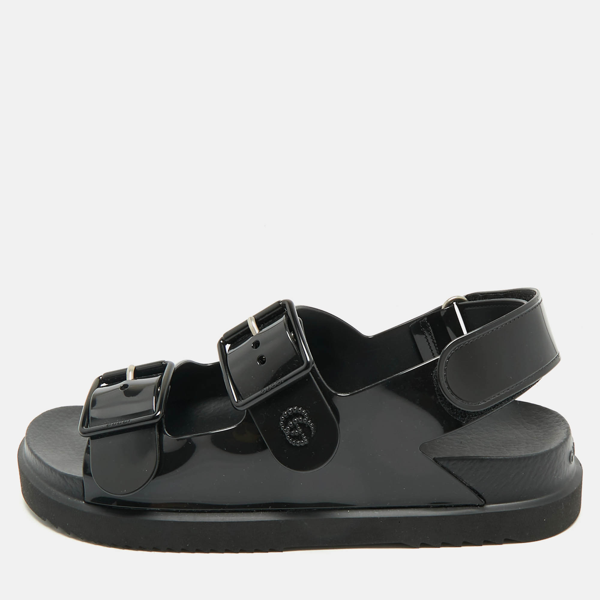 مملوكة مسبقًا Gucci Black Glossy Rubber Double G Buckle Flat Sandals Size 37