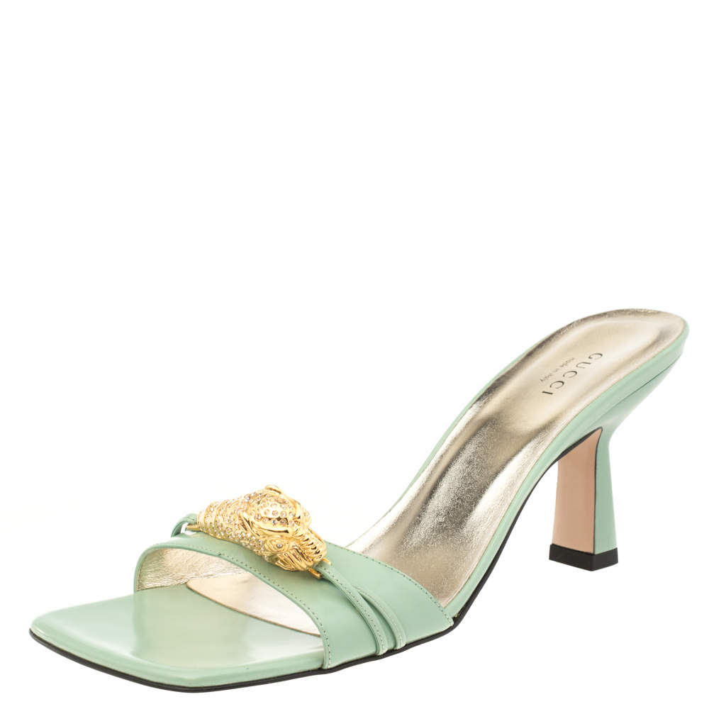 مملوكة مسبقًا Gucci Mint Green/Gold Leather Crystal Embellished Tiger Hear Sandals Size 39.5