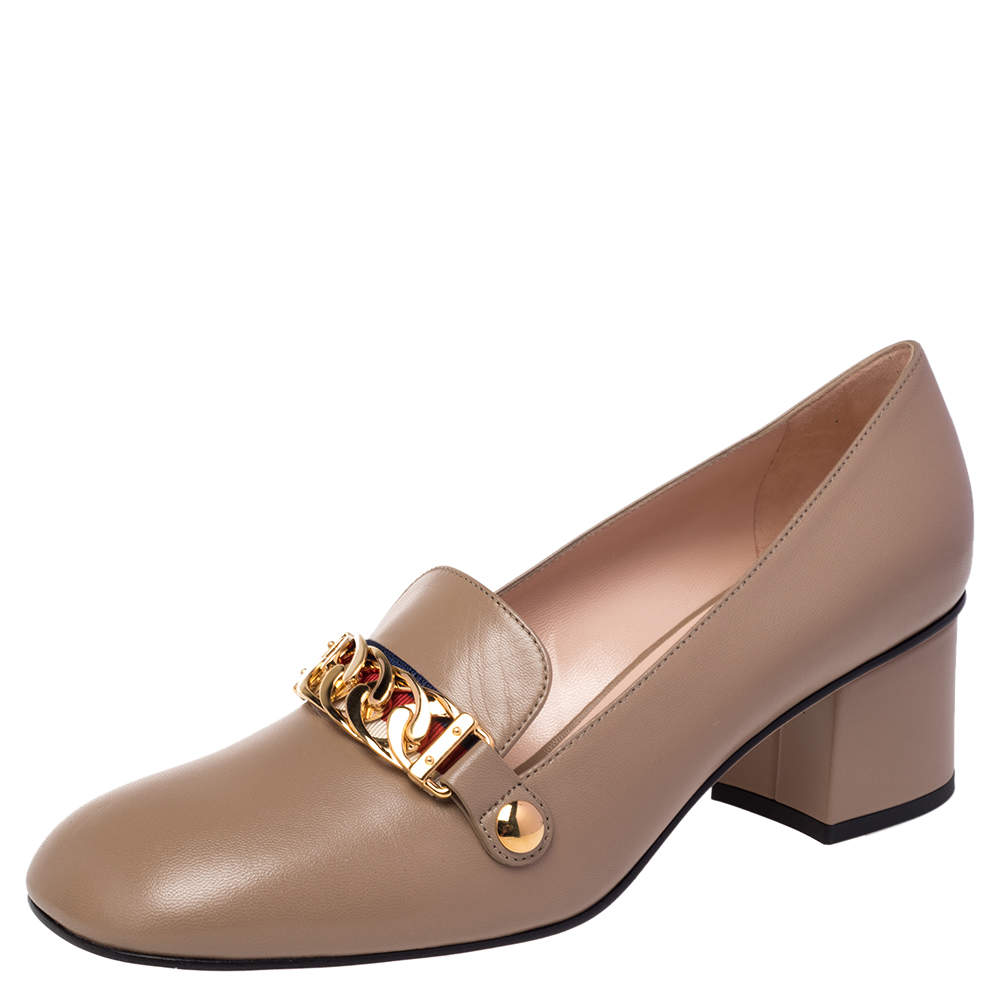 Pre Owned حذاء كعب عالي غوتشي كعب عريض مزخرف سلسلة سيلفي جلد بيج مقاس 39