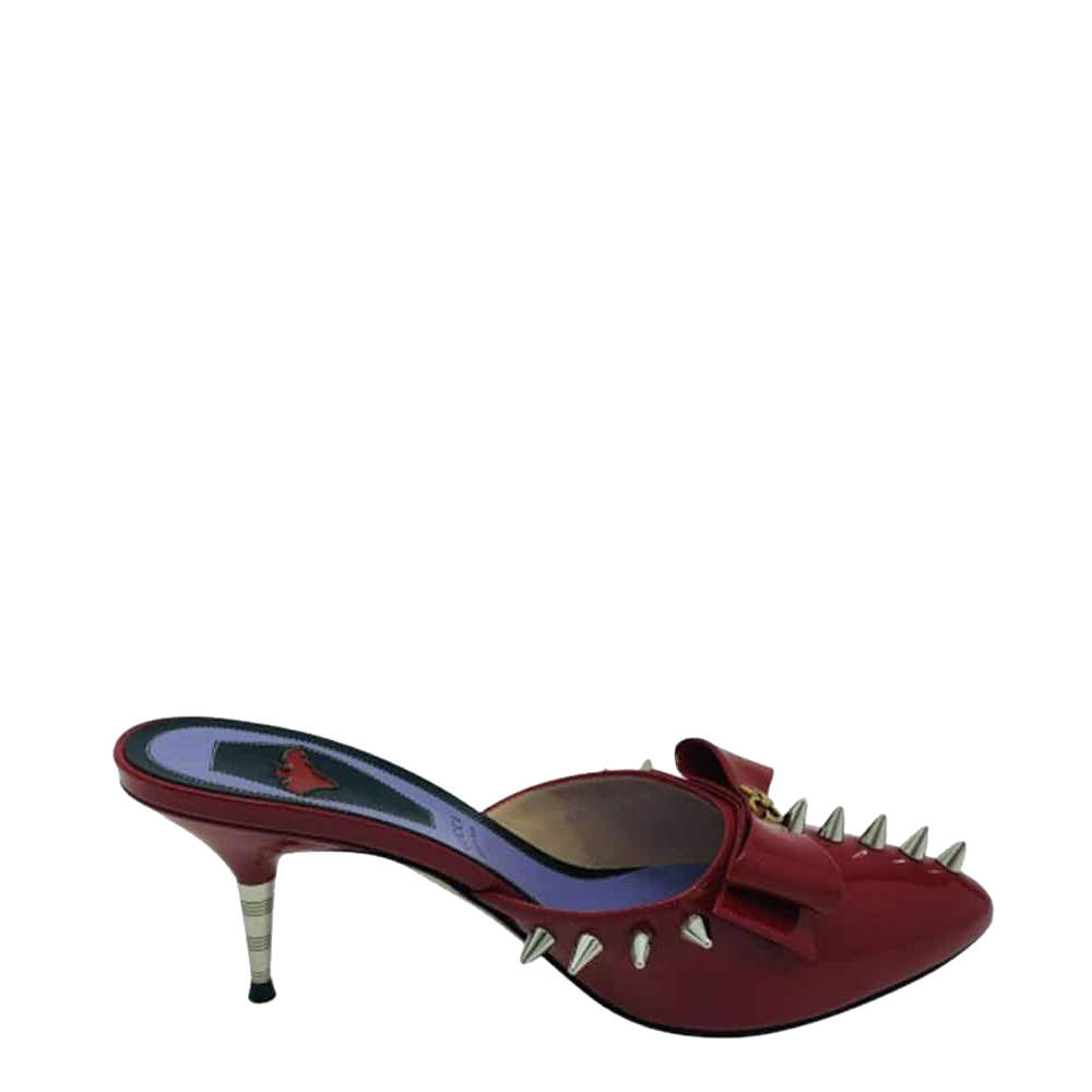 مملوكة مسبقًا Gucci Red Patent Leather Studded Heels Size 38.5 (UK 5.5)