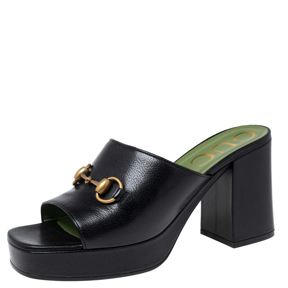 مملوكة مسبقًا Gucci Black Leather Horsebit Platform Slide Sandals Size 38.5