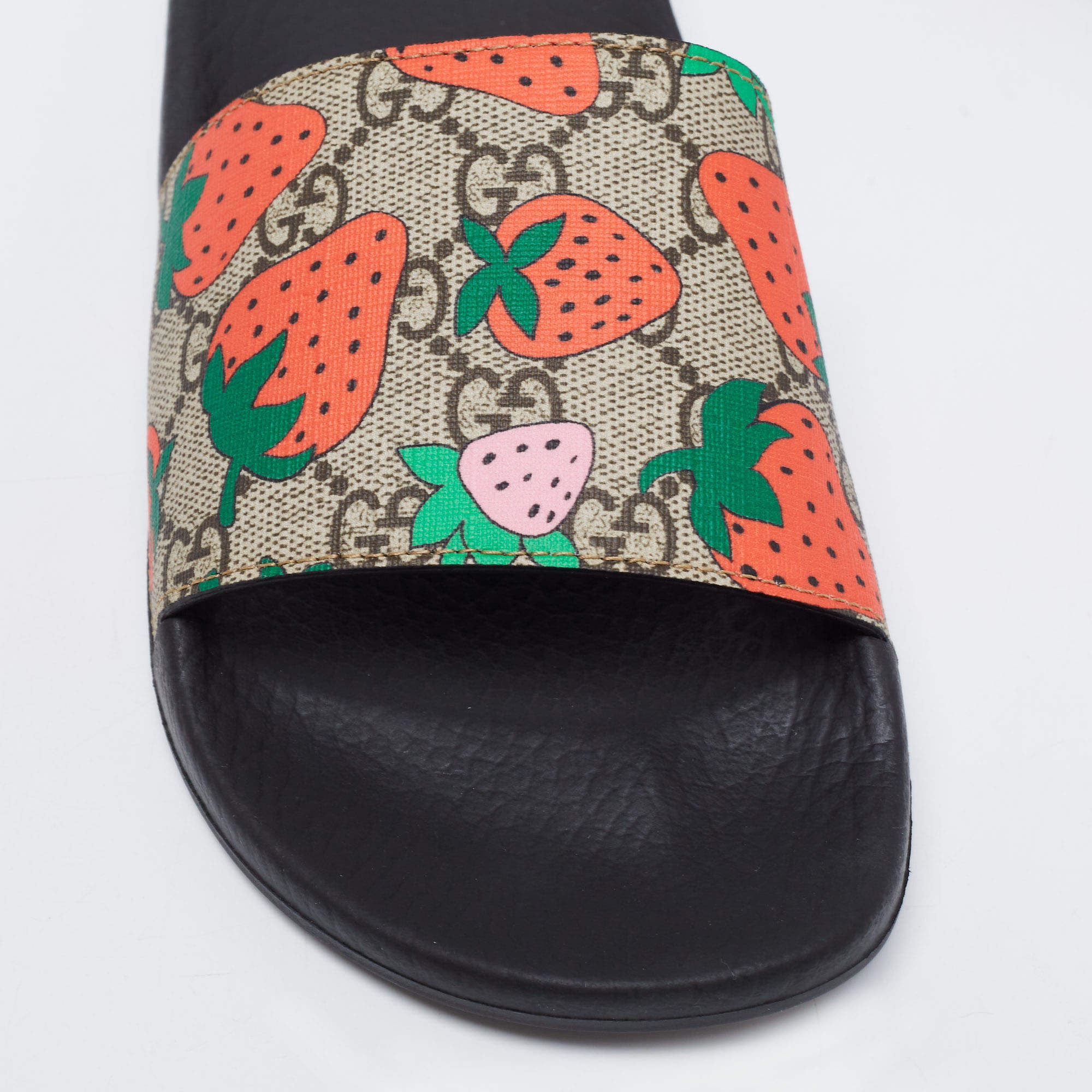 Gucci slides hot sale with strawberries