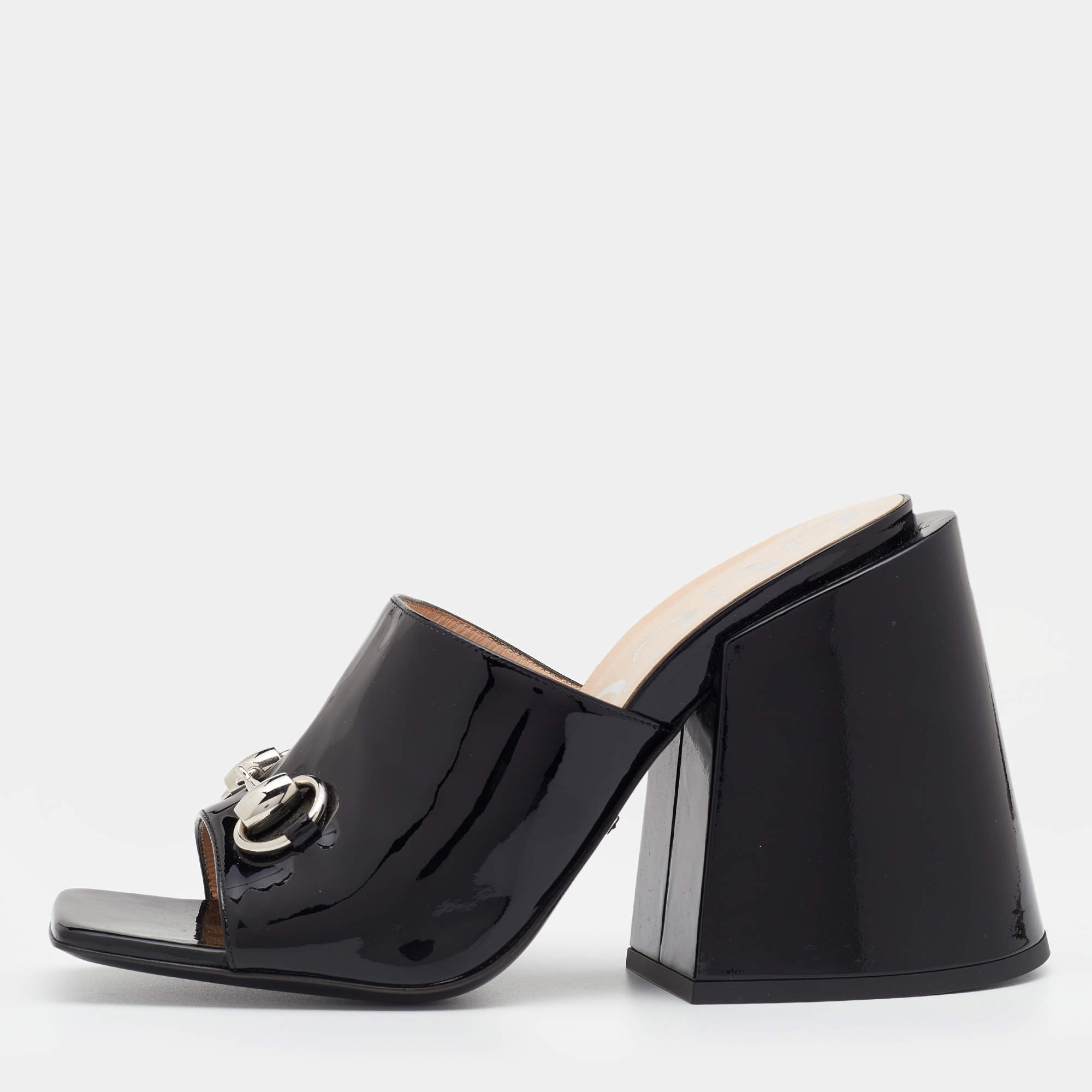 مملوكة مسبقًا صندل سلايد غوتشي جلد لامع أسود كعب مربع سميك مزين بشعار هورسبيت مقاس 38