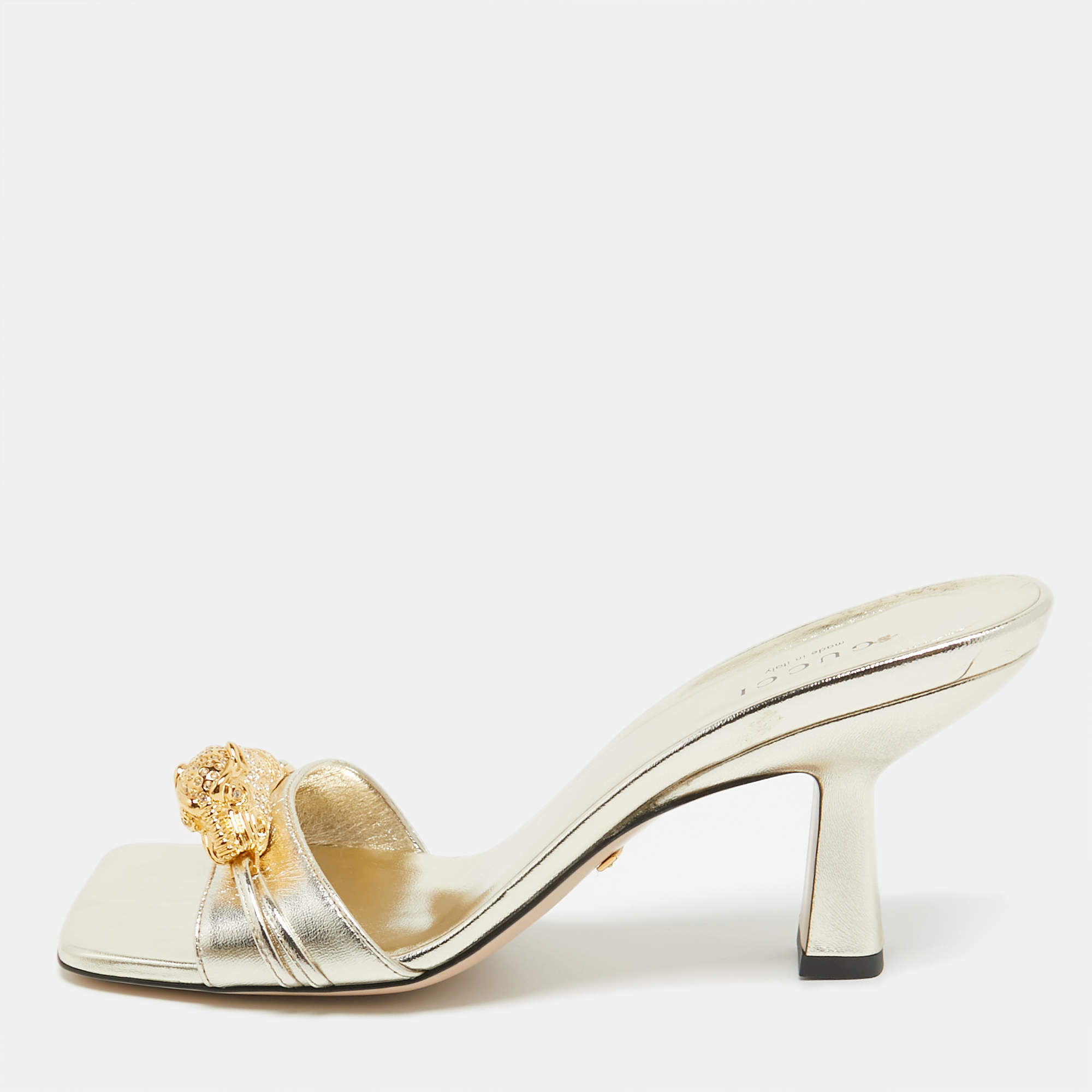 مملوكة مسبقًا Gucci Gold Leather Dora Crystal Tiger Head Embellished Slide Sandals Size 37.5