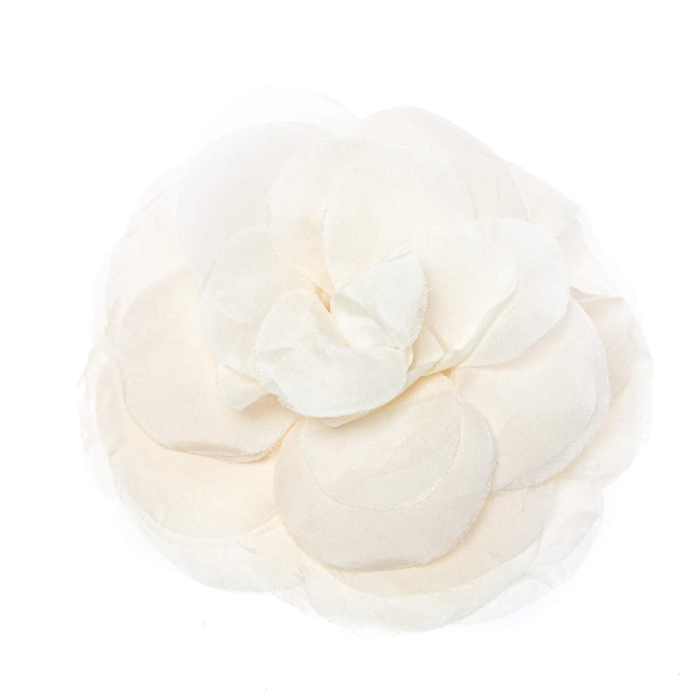 Pre Owned Gucci Off White Silk Flower Brooch