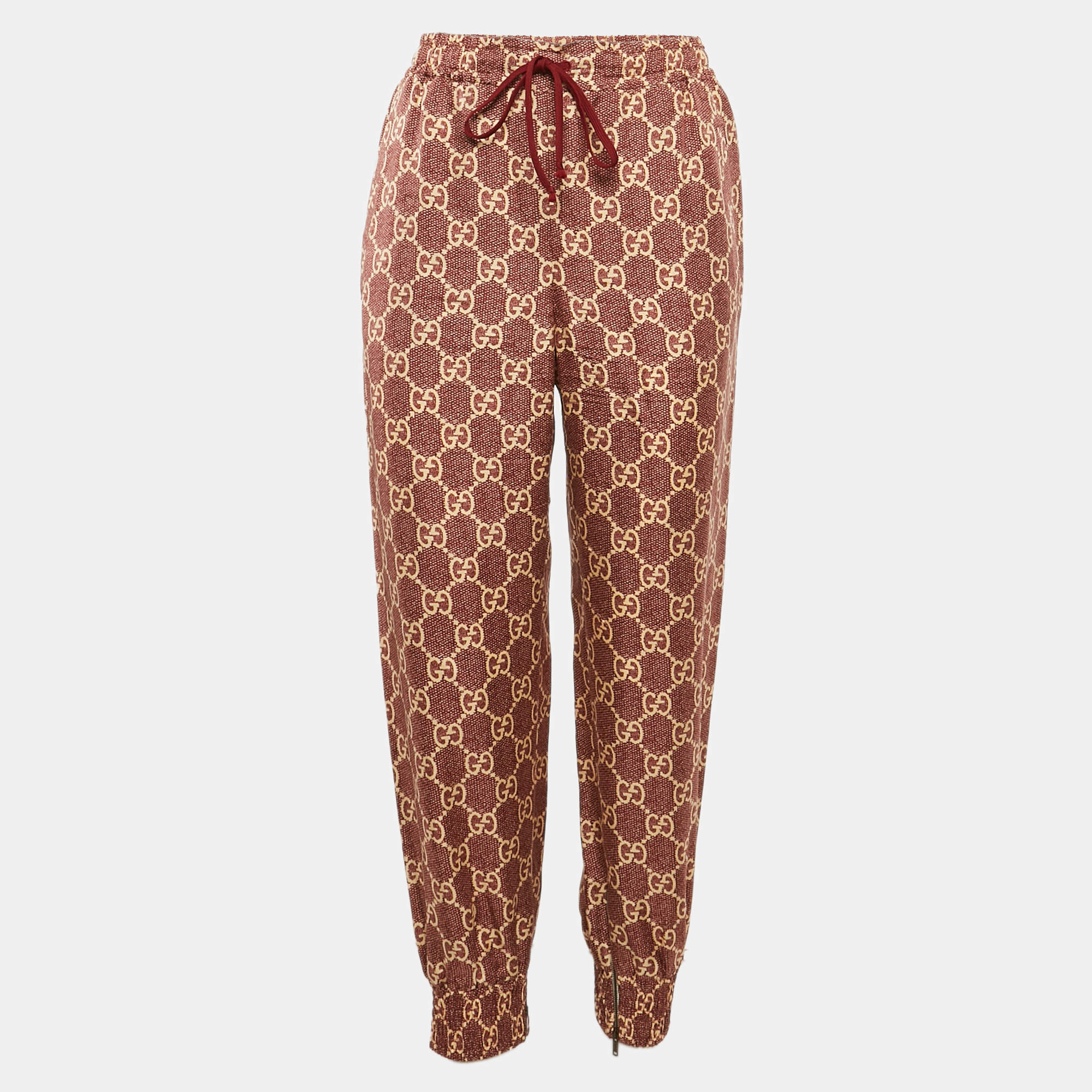 Pre Owned Gucci Red/Beige GG Supreme Printed Silk Joggers S