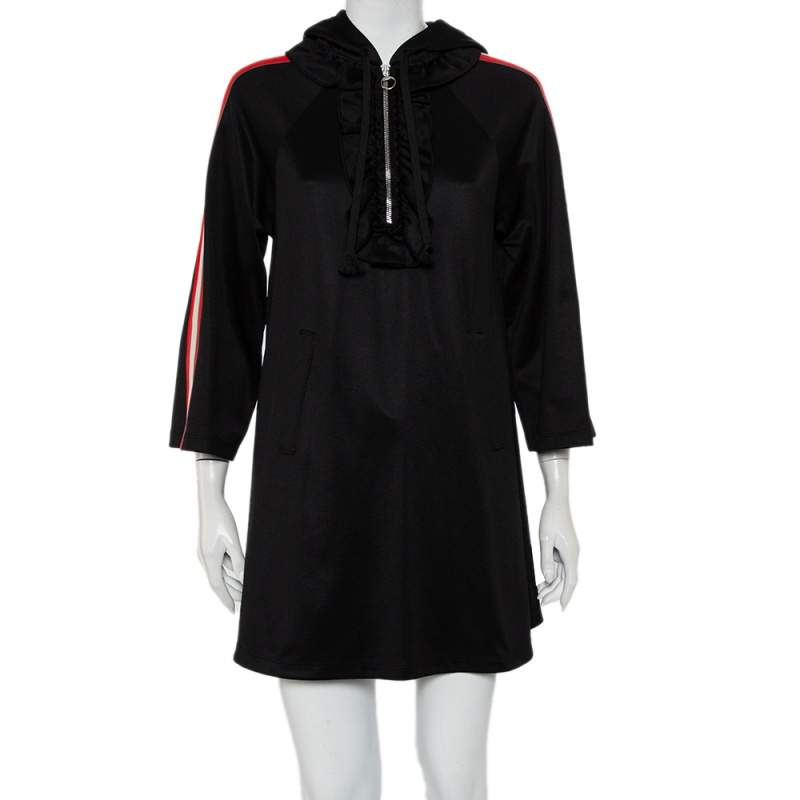 فستان بلوفر غوتشي جيرسيه أسود بالشعار كشكشة بالرقبة هودي نمط واسع مقاس صغير جدًا - إكس سمول