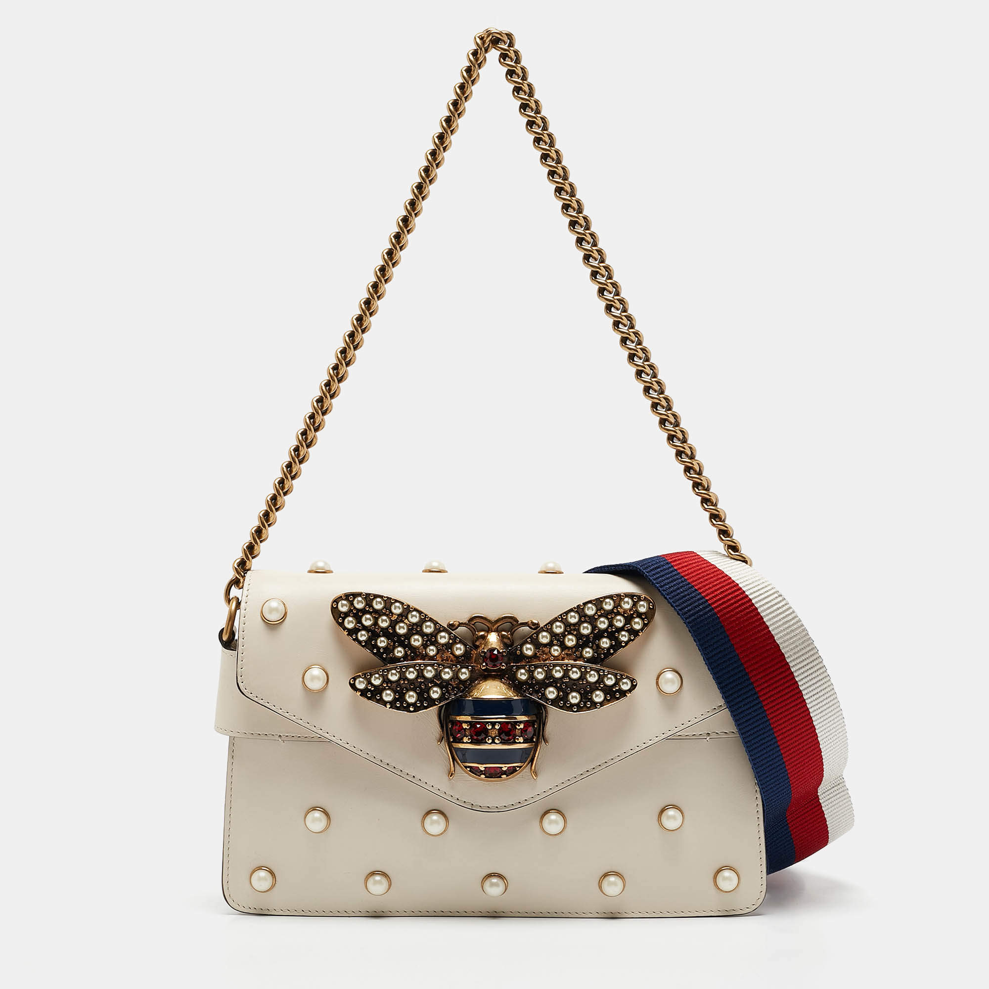 مملوكة مسبقًا Gucci Off White Leather Mini Pearl Studded Broadway Bee Shoulder Bag