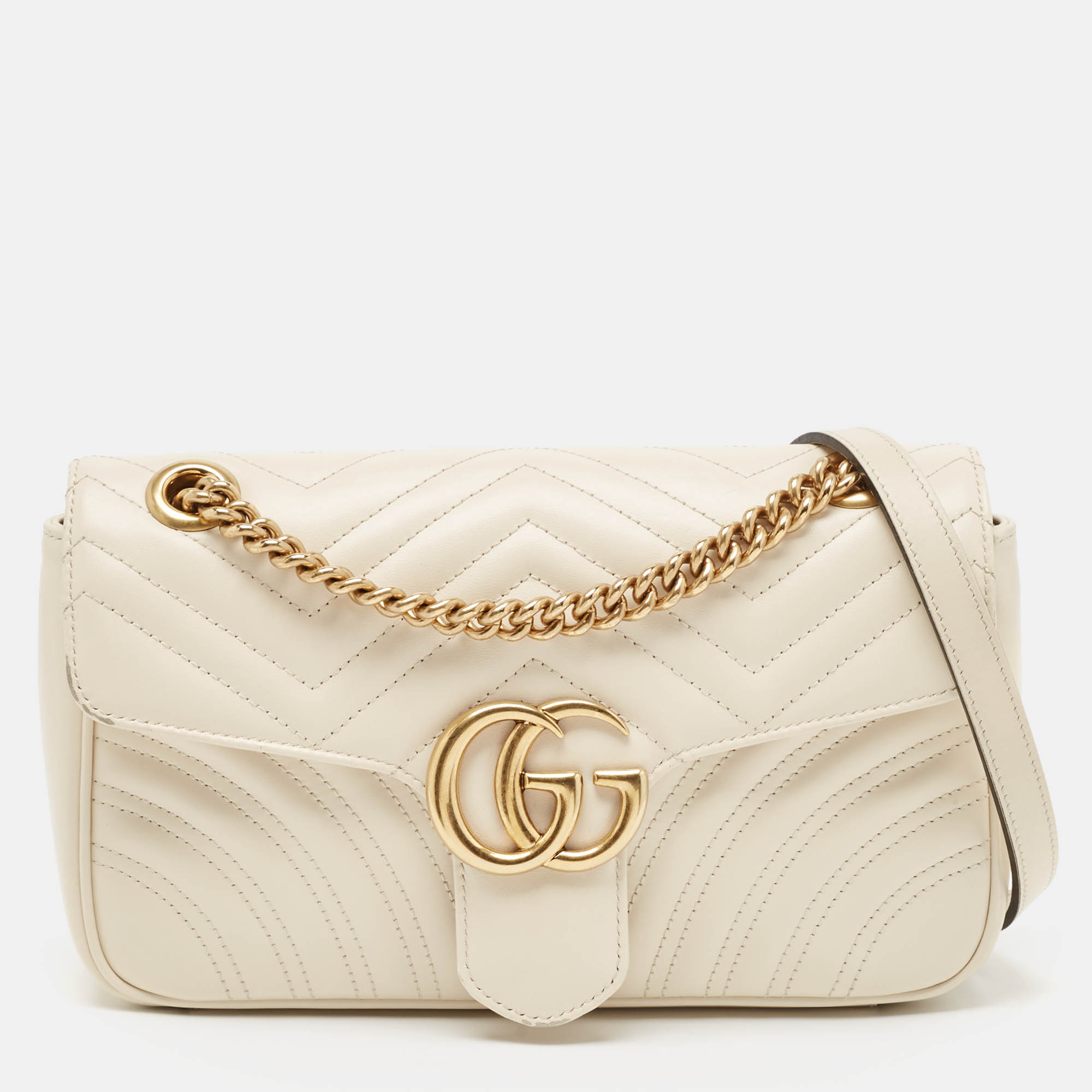 مملوكة مسبقًا Gucci Off White Matelassé Leather Small GG Marmont Shoulder Bag
