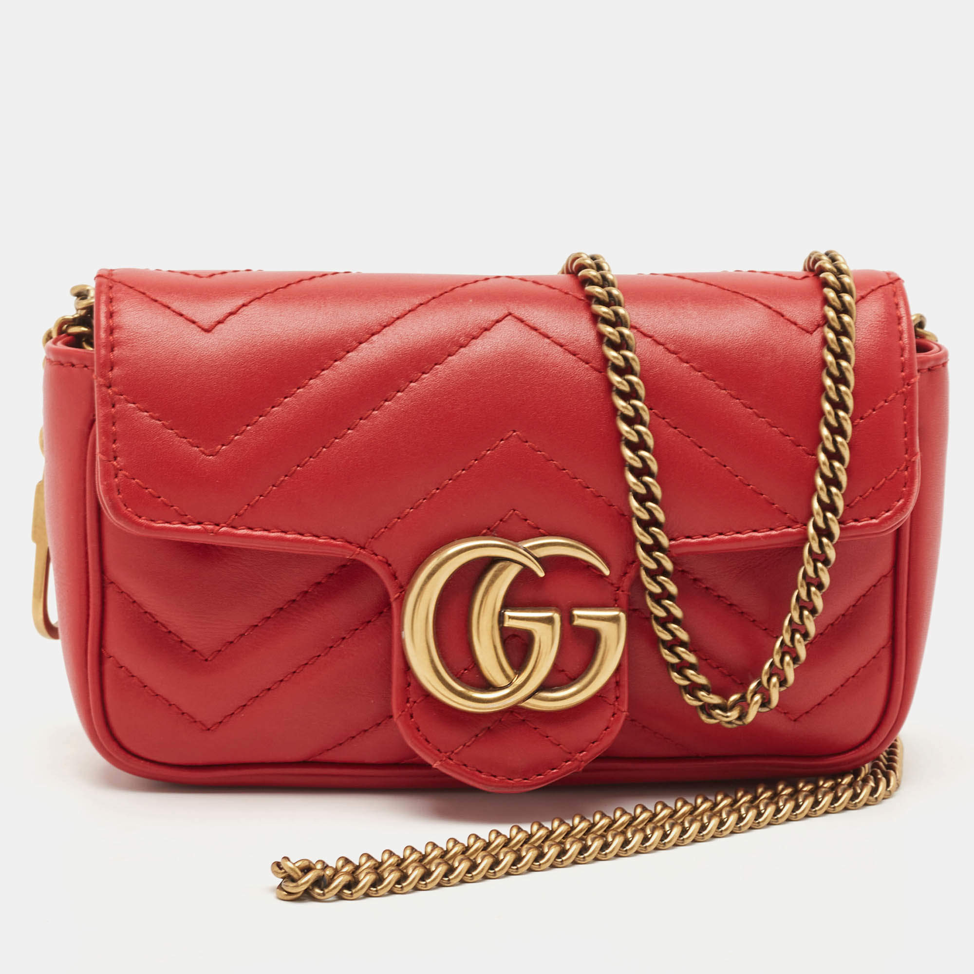 مملوكة مسبقًا Gucci Red Matelassé Leather Super Mini GG Marmont Shoulder Bag