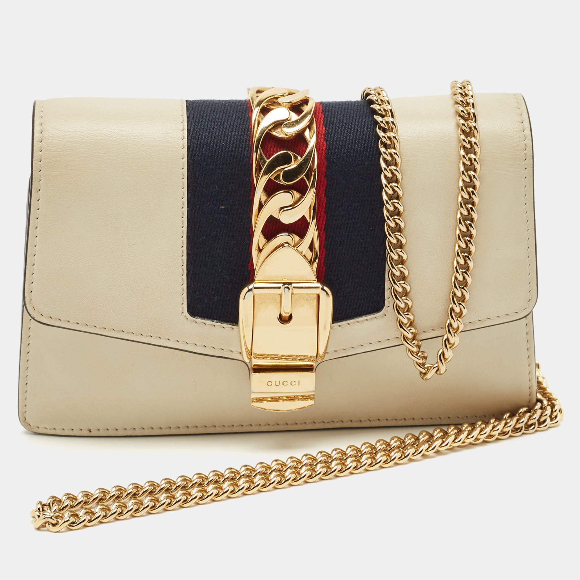 Pre Owned Gucci Off White Leather Super Mini Sylvie Wallet On Chain