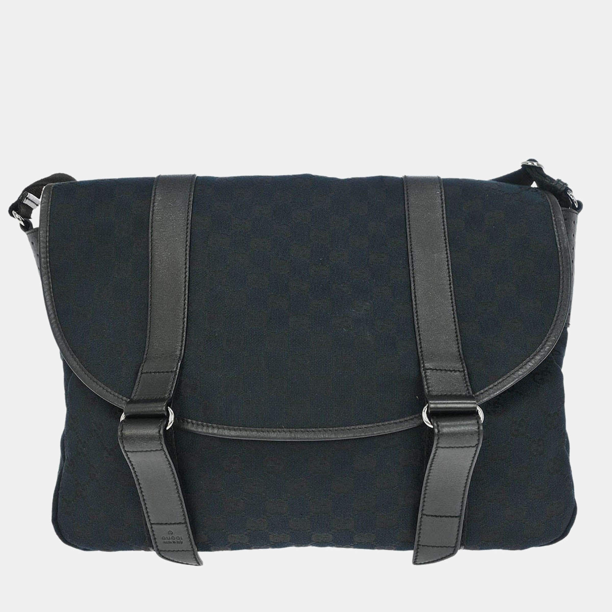 مملوكة مسبقًا Gucci Black GG Shoulder Bag