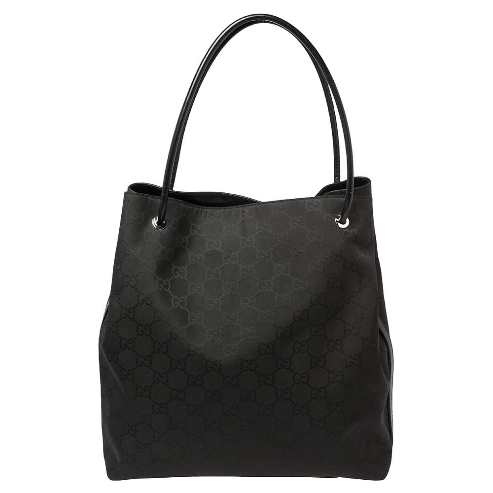 مملوكة مسبقًا حقيبة يد غوتشي غيفورد شوبر كبيرة نايلون جي جي أسود