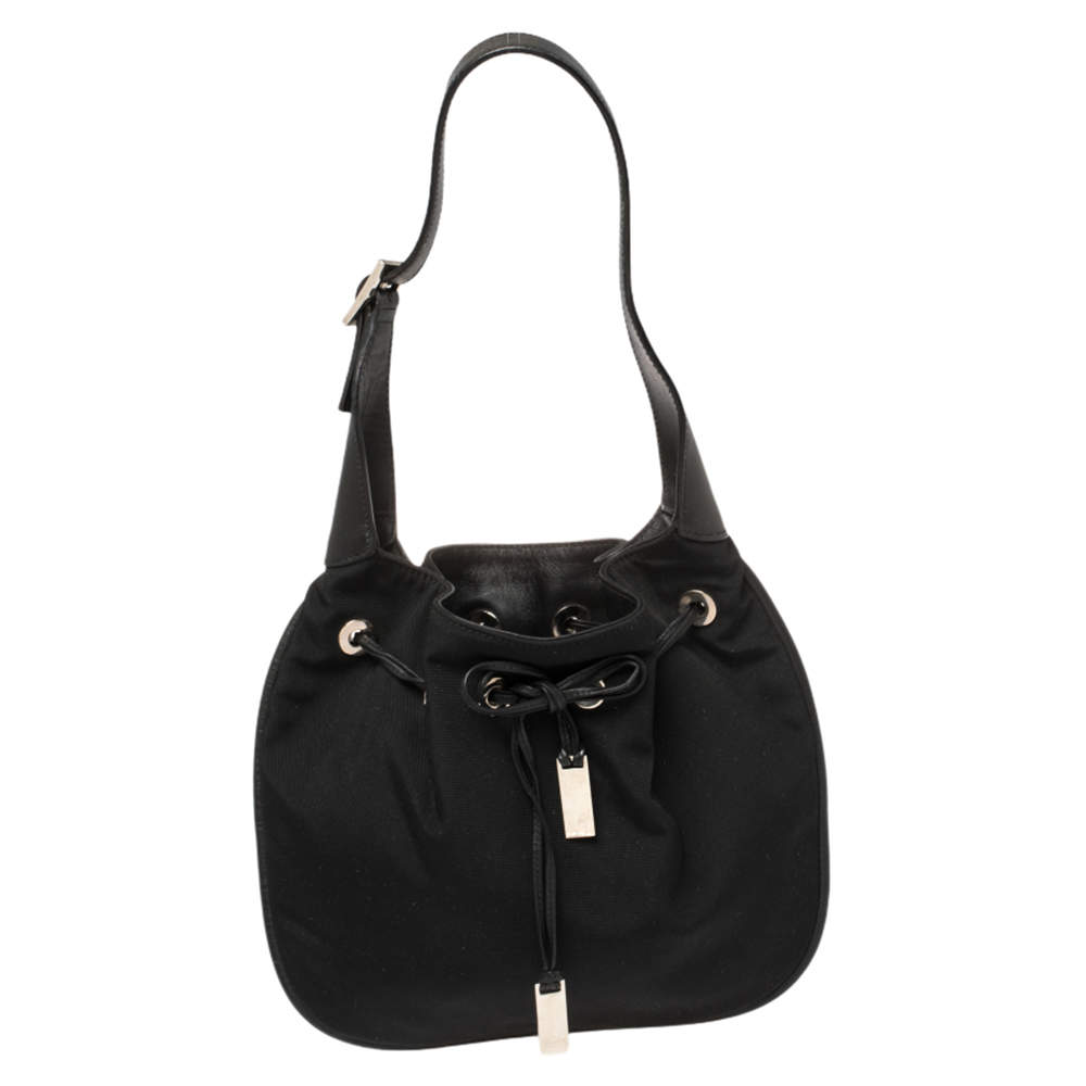 مملوكة مسبقًا Gucci Black Canvas and Leather Drawstring Hobo