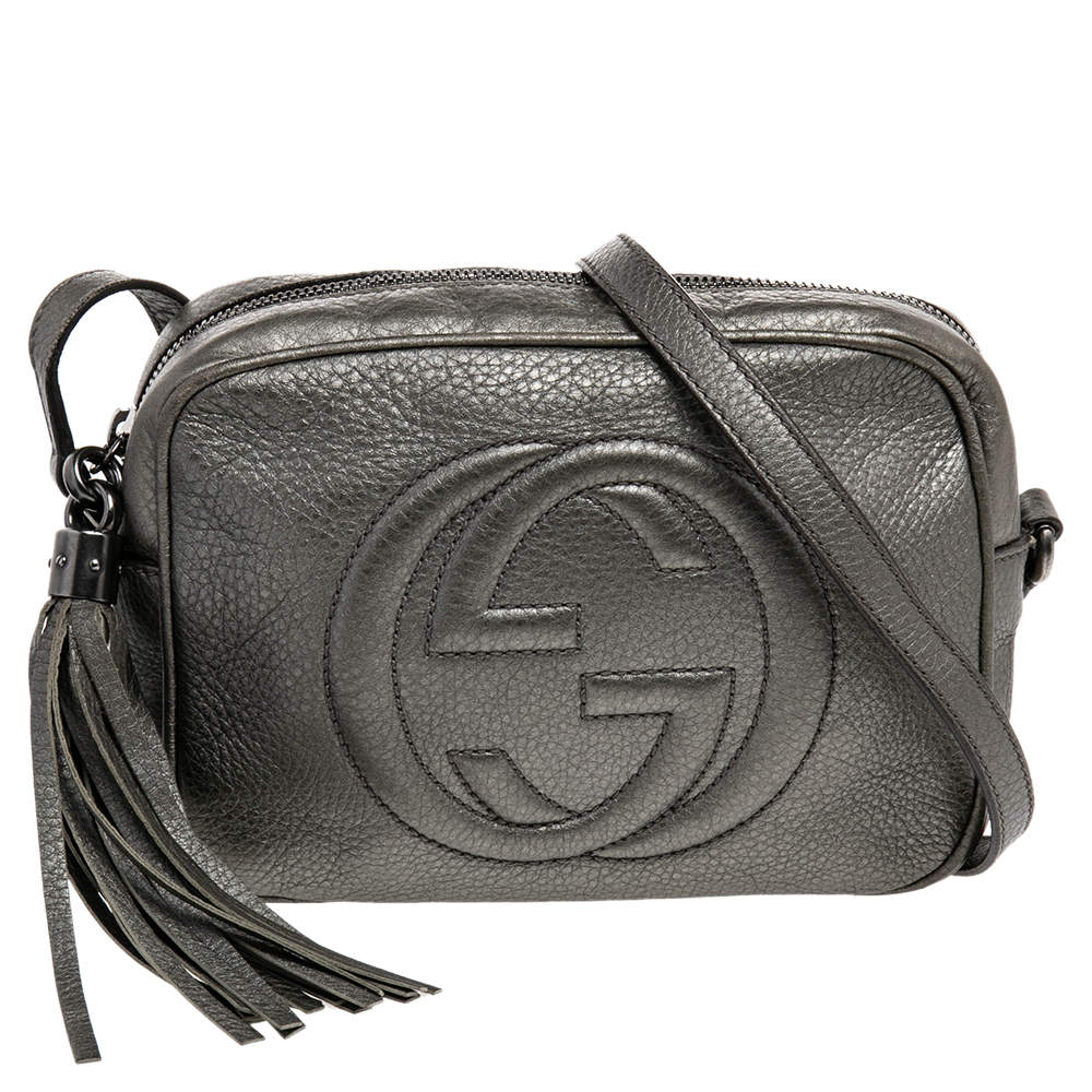 مملوكة مسبقًا Gucci Metallic Grey Leather Small Soho Disco Crossbody Bag