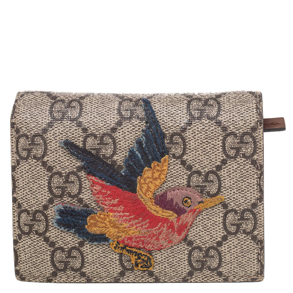 مملوكة مسبقًا Gucci Beige GG Supreme Canvas Limited Edition Bird Embroidered Bifold Card Holder