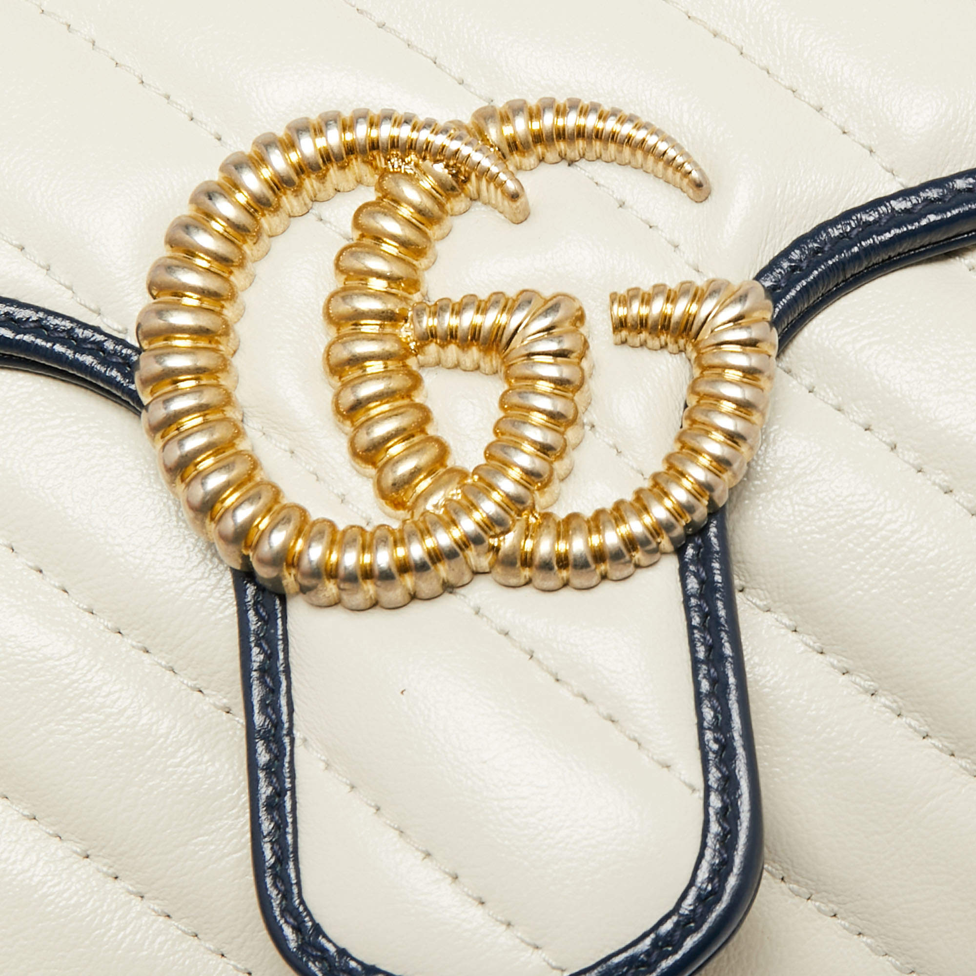 Gucci Navy/White Torchon 'GG Marmont' Matelasse Two Tone Bag – The