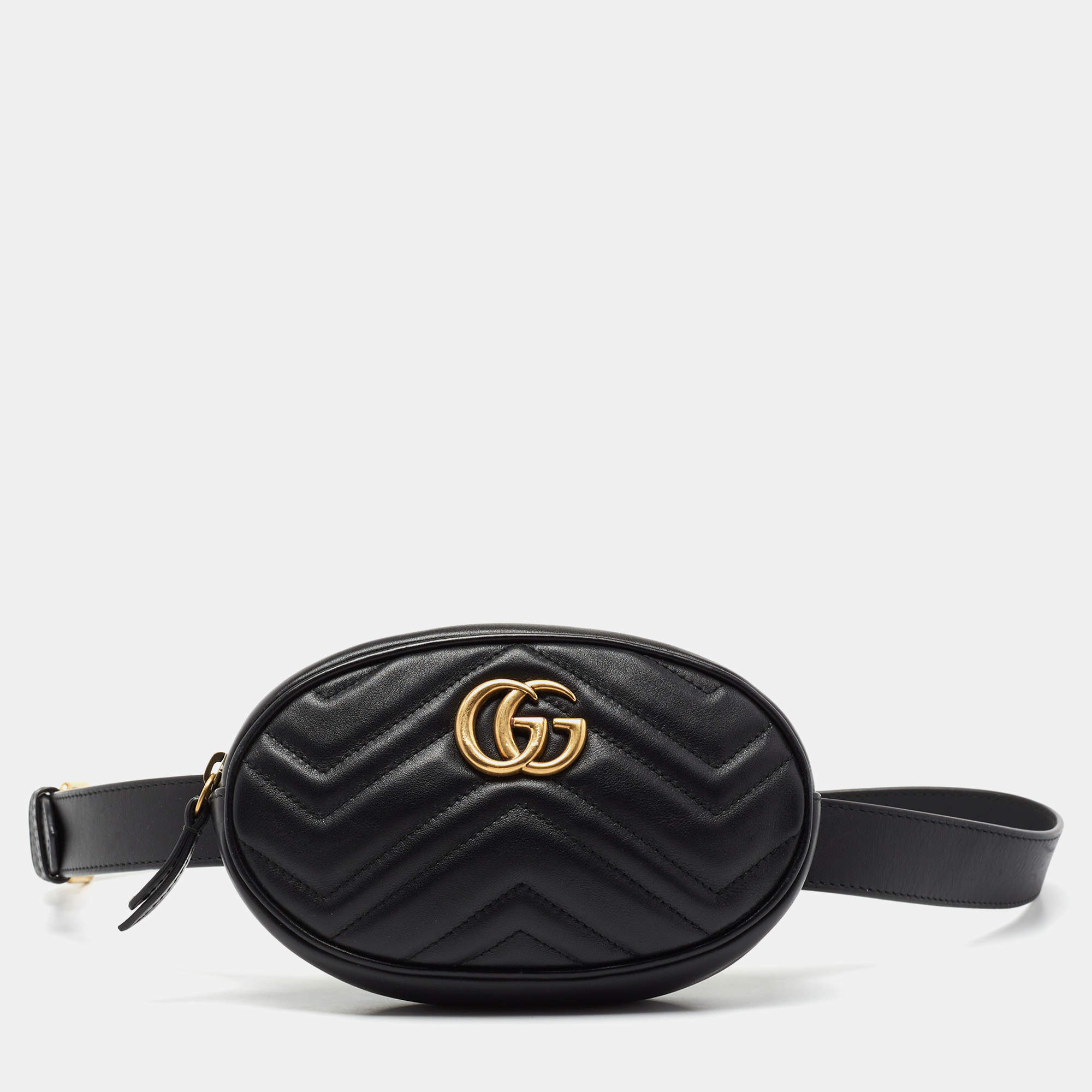 مملوكة مسبقًا Gucci Black Quilted Leather GG Marmont Belt Bag