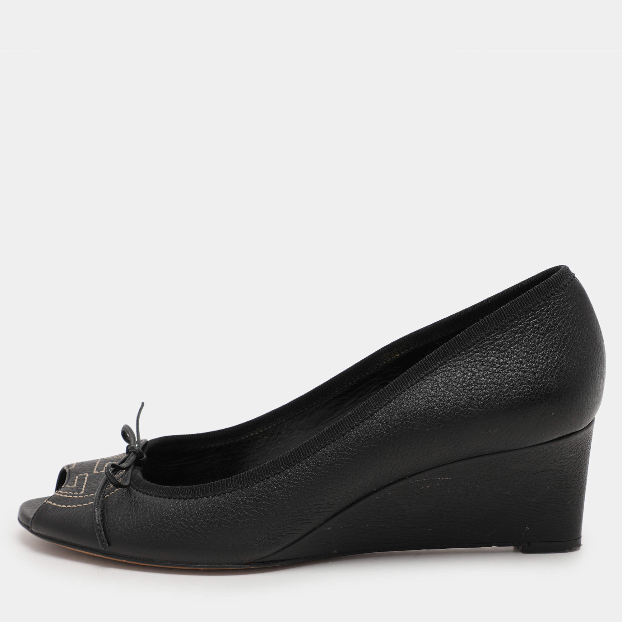 Pre Owned Gucci Black Leather Interlocking G Bow Wedge Pumps Size 38