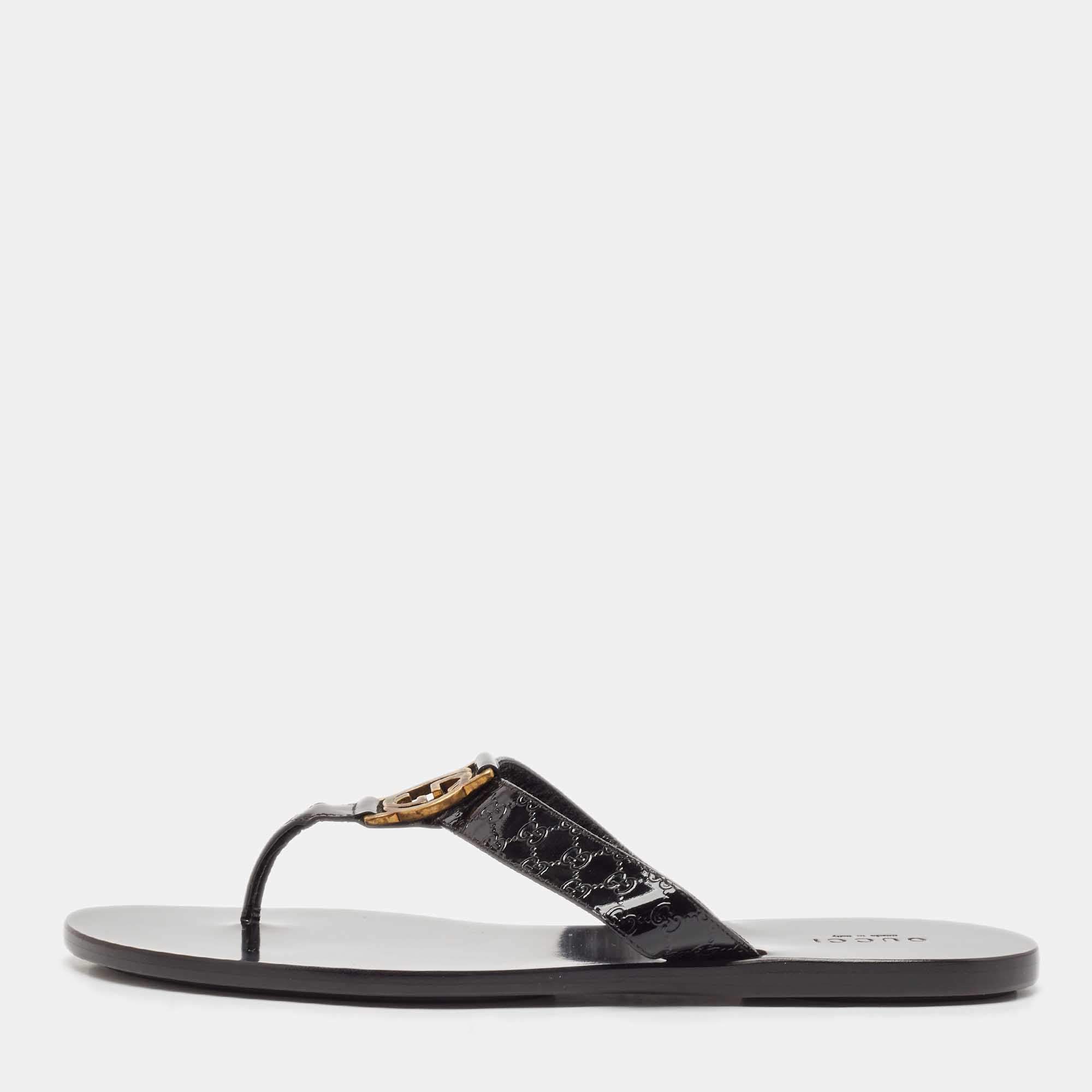 مملوكة مسبقًا Gucci Black Microguccissima Patent Leather Interlocking G Thong Flats Size 38.5
