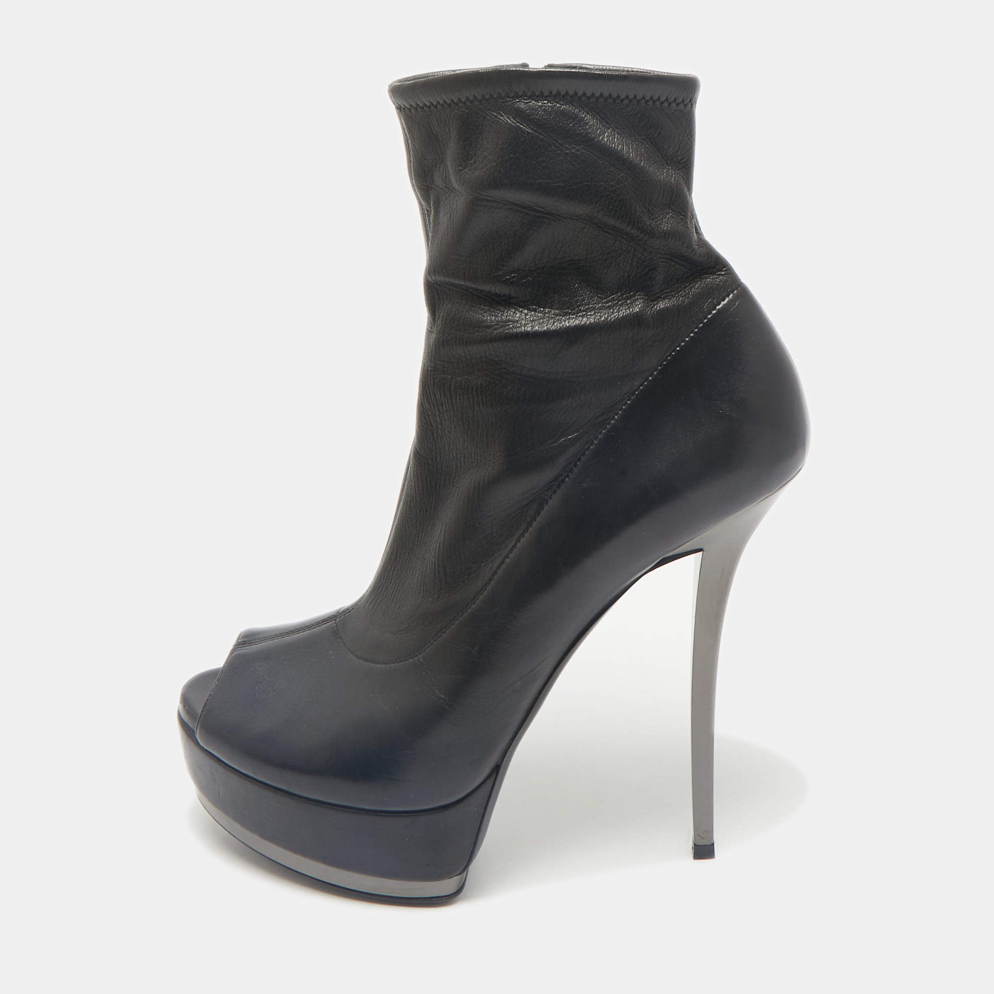 Gucci Black Leather Zipped Ankle Length Boots Size 39