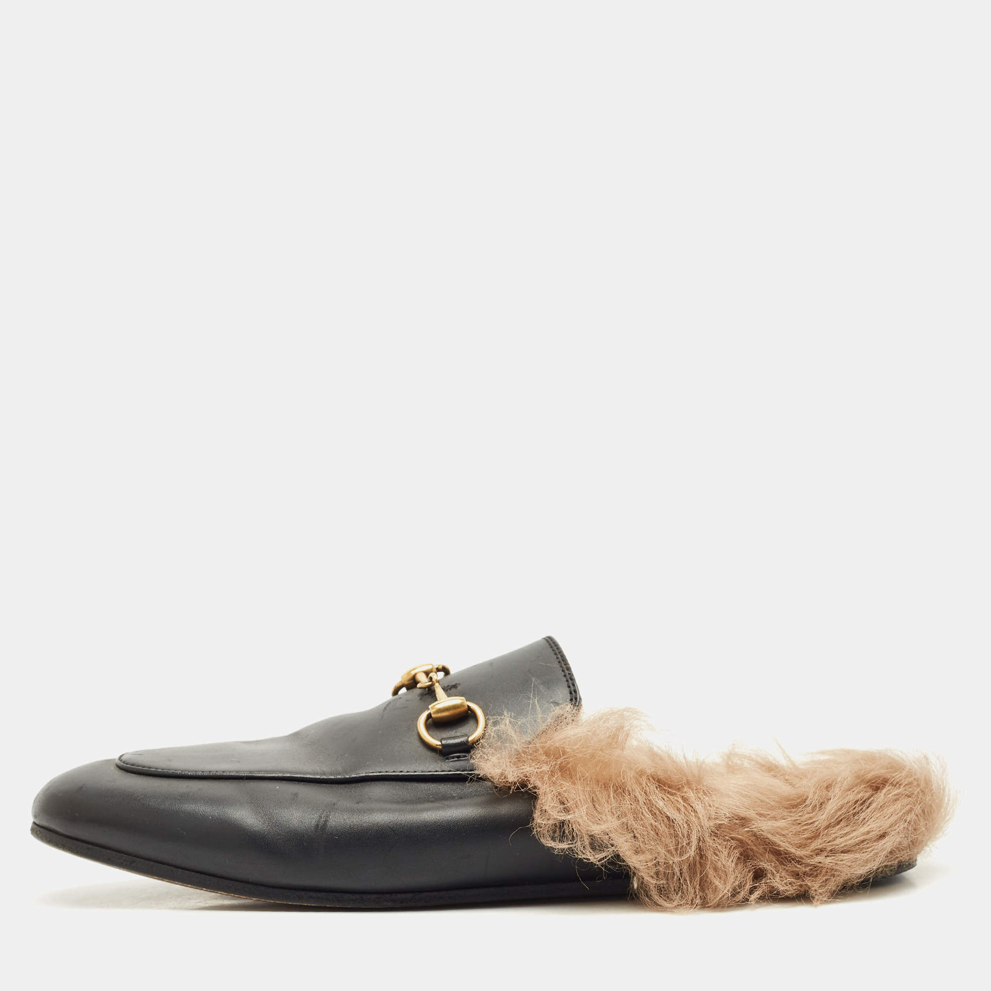 مملوكة مسبقًا Gucci Black Leather And Fur Princetown Mule Sandals Size 37.5