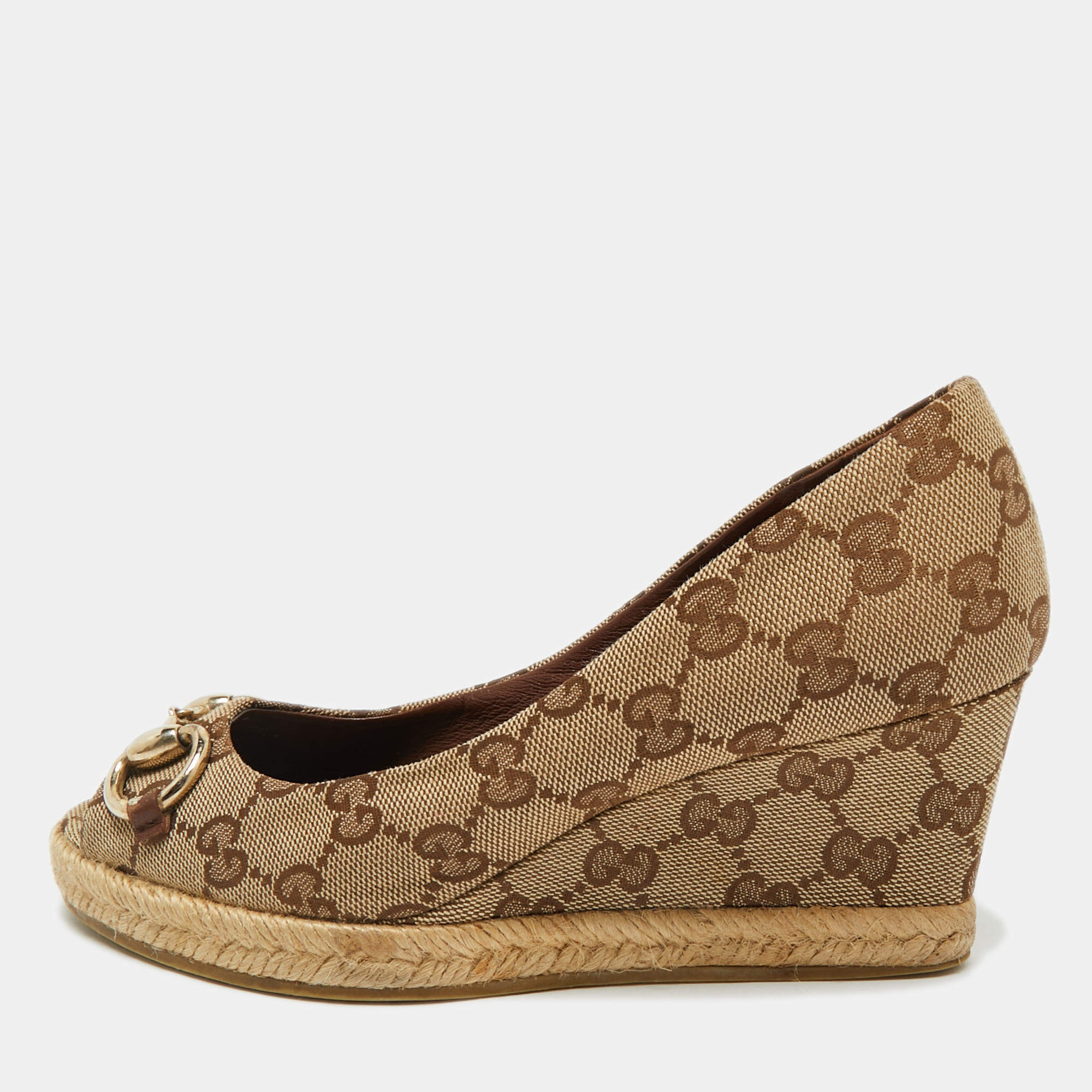 Pre Owned Gucci Beige/Brown GG Canvas Horsebit Peep Toe Wedge Espadrille Pumps Size 34