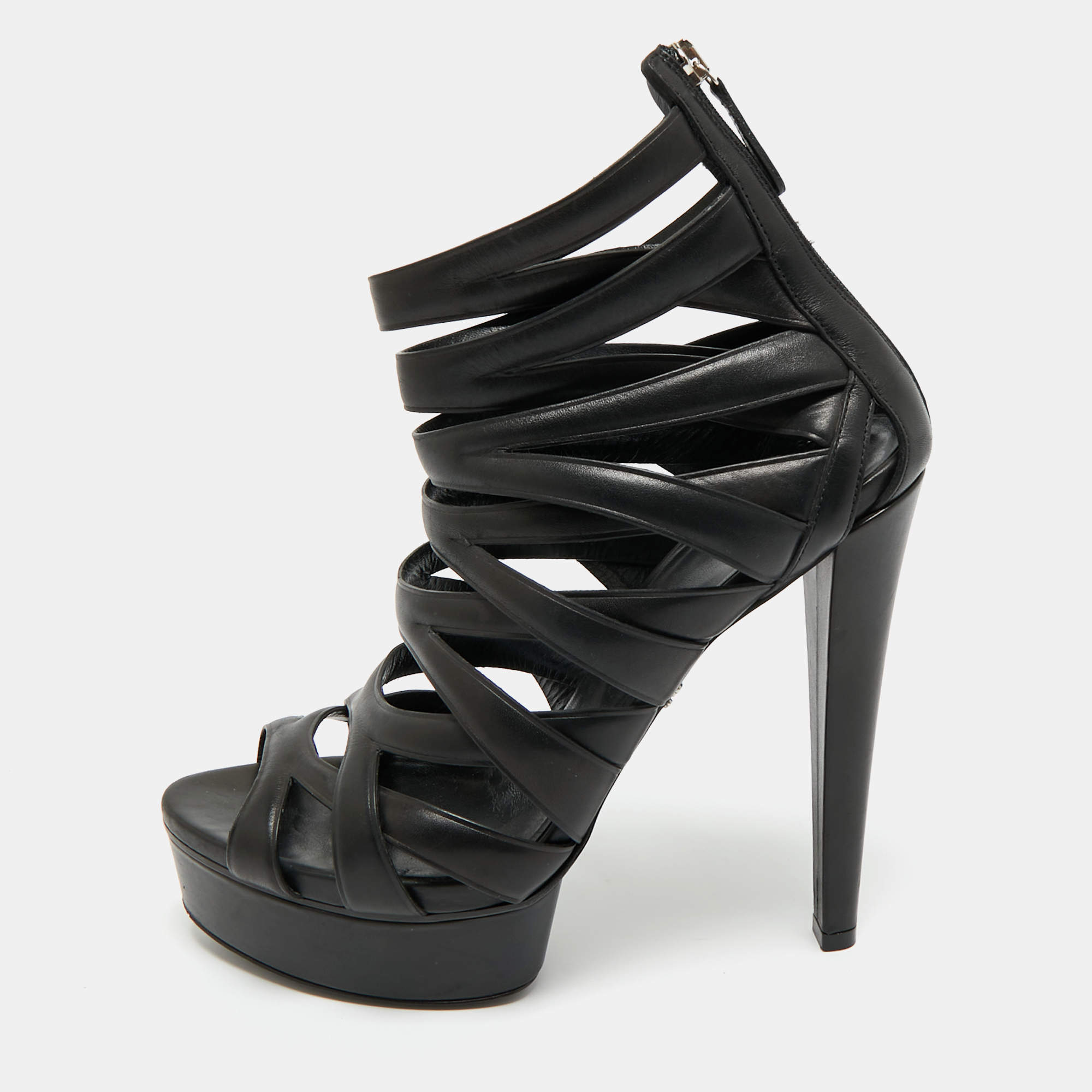 مملوكة مسبقًا صندل غوتشي ليفورد قفصي نعل سميك جلد أسود مقاس 39