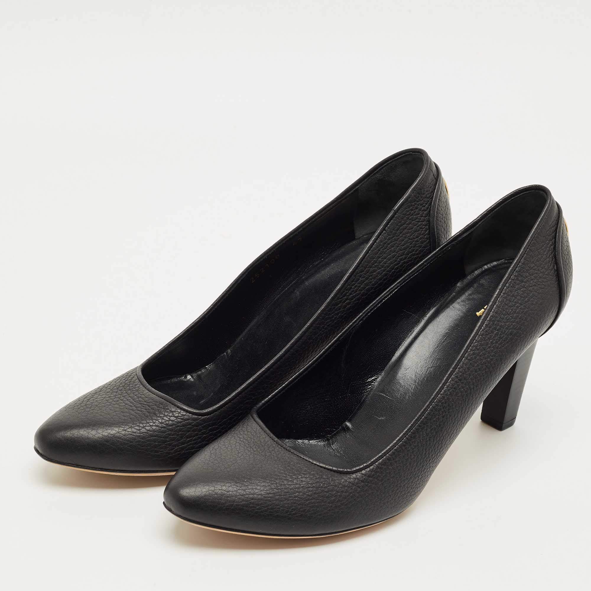 GUCCI3500Ｌレディース Women's sandal with Interlocking G studs in black leather