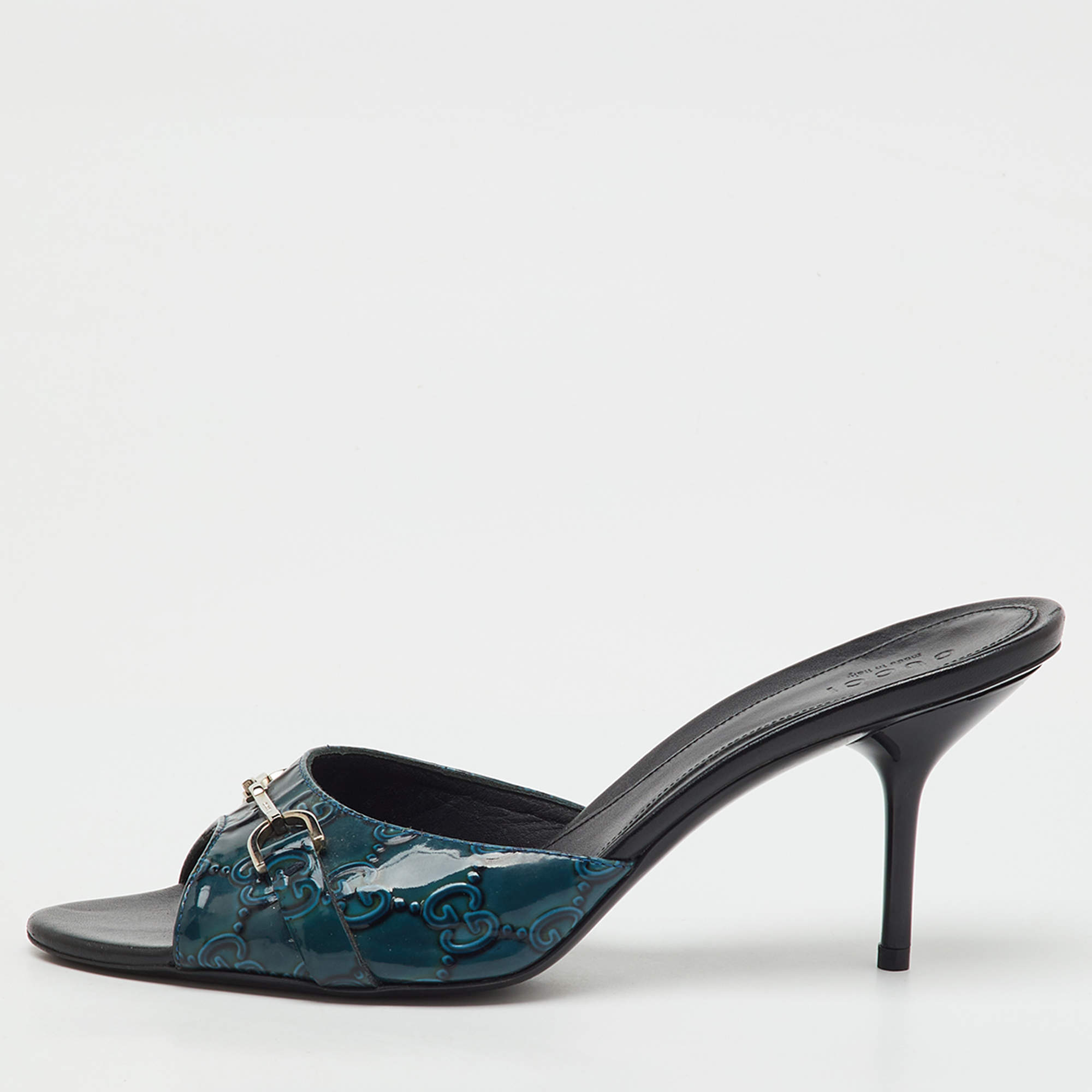 مملوكة مسبقًا Gucci Navy Blue GG Patent Leather Horsebit Slide Sandals Size 38.5