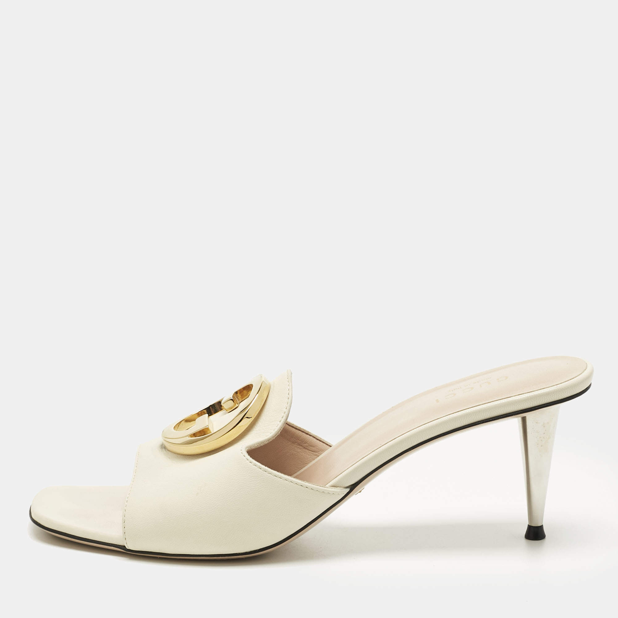 مملوكة مسبقًا صندل سلايد غوتشي بلوندي جلد أبيض عاجي مقاس 37.5