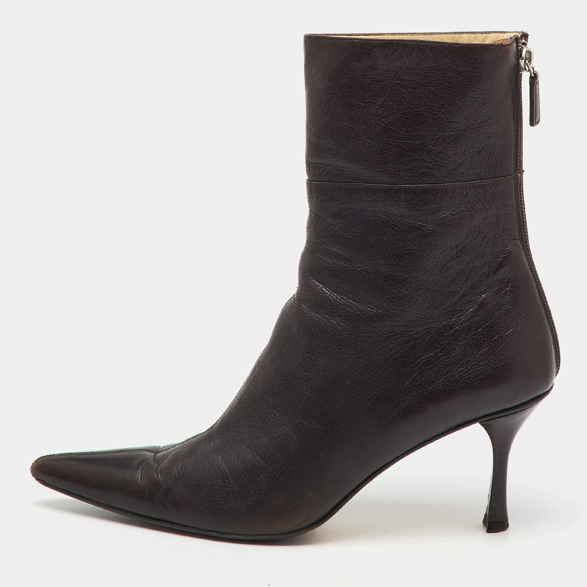 Pre Owned بوت غوتشي جلد بني داكن بكعب مدبب بطول الكاحل مقاس 42