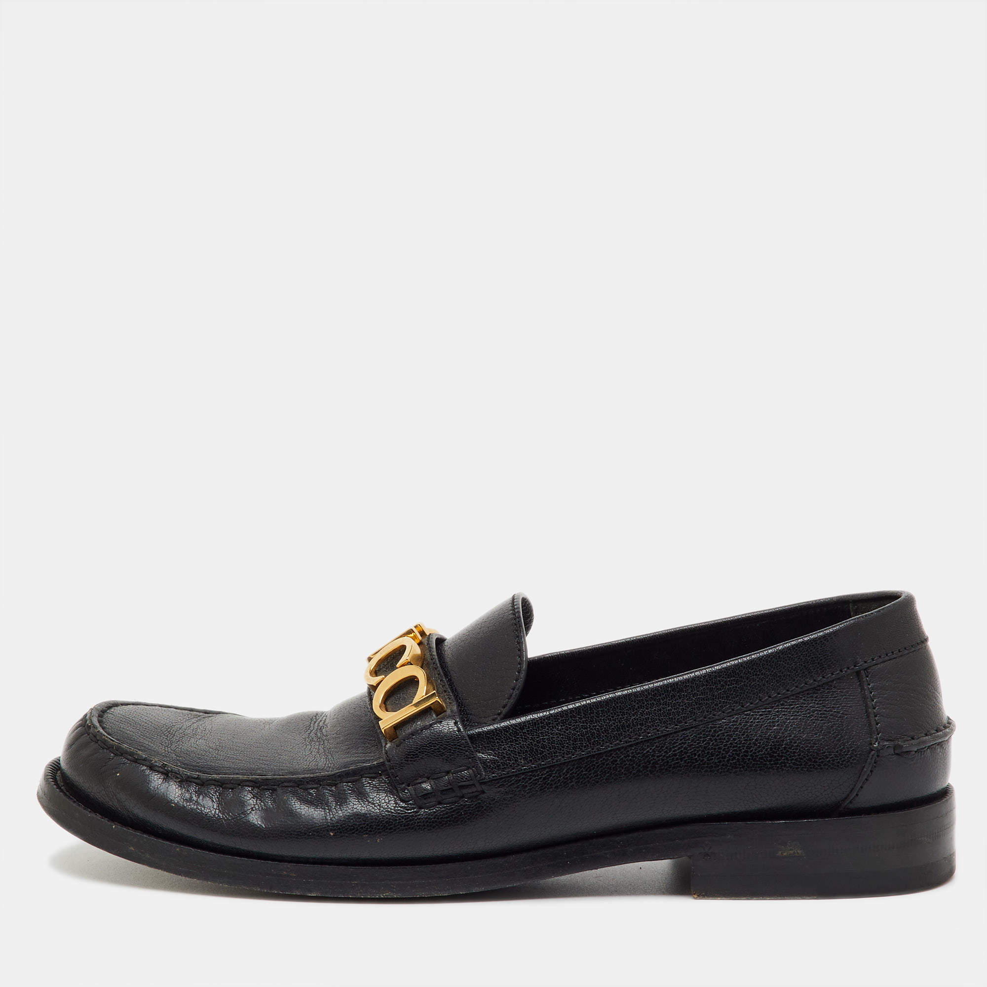 Pre Owned Gucci Black Leather Cara Logo Embellished Slip On Loafers Size 41
