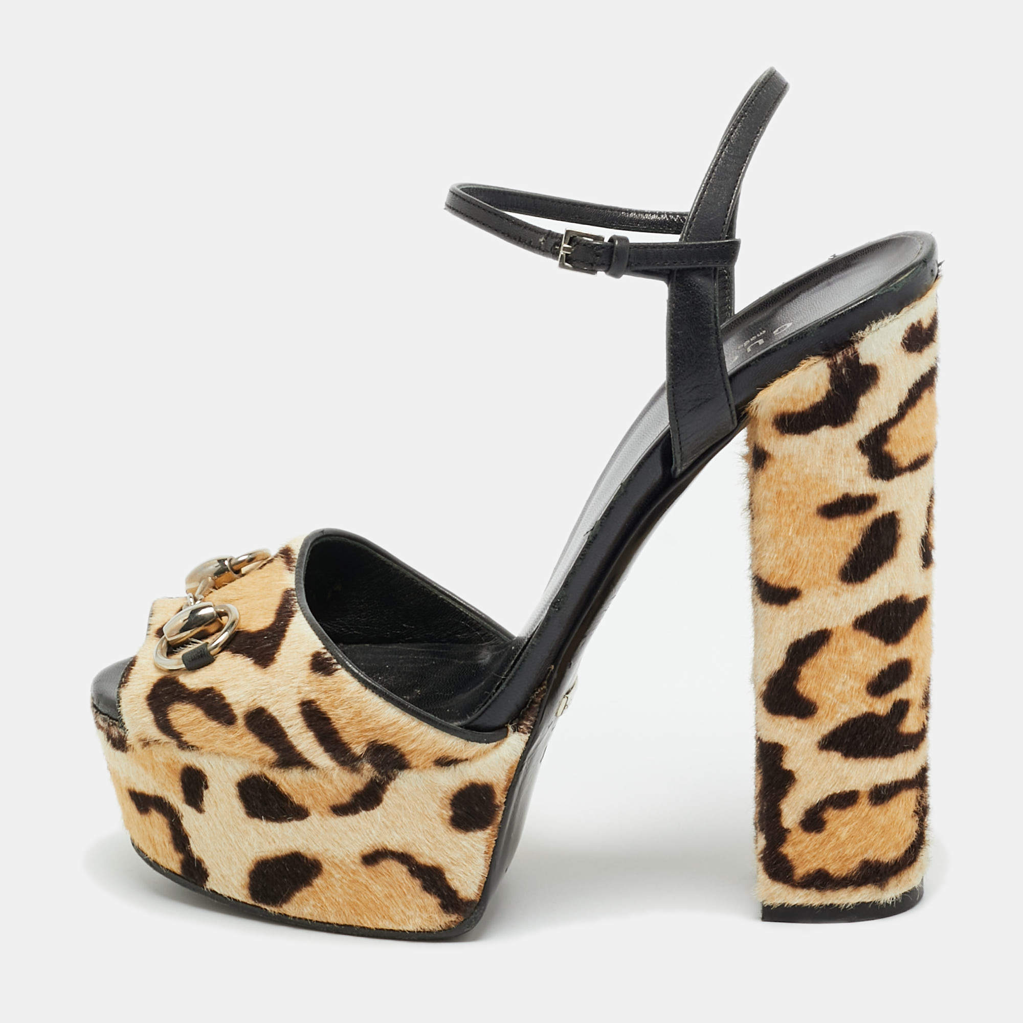 Pre Owned صندل غوتشي منصة كعب سيور للكاحل جلد براءة أزرق كلوديي مزين بمسامير الحصان مقاس 39