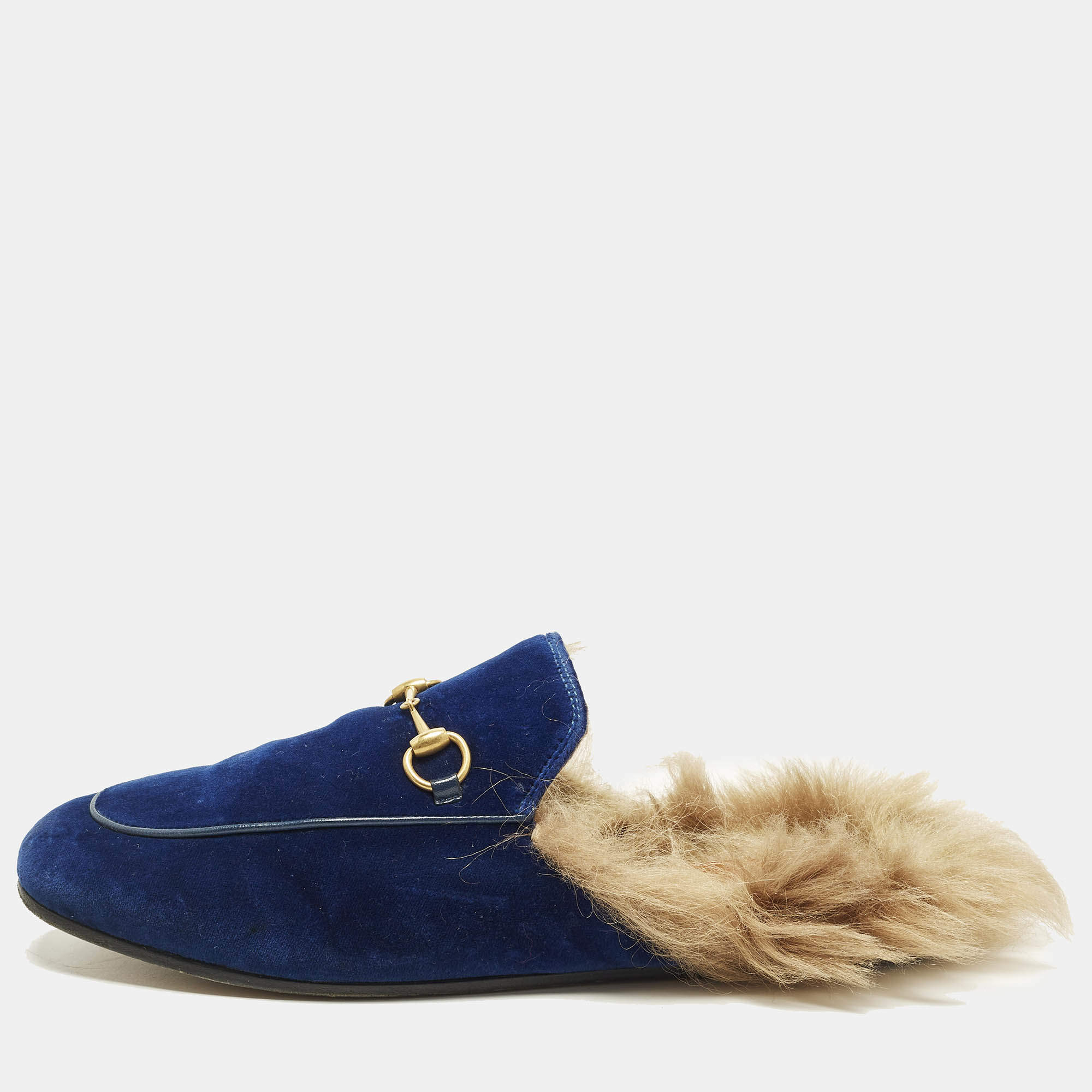 Pre Owned صندل سلايد غوتشي برينستون قطيفة أزرق رويال ومبطن فرو مزين هورسبيت مقاس 39