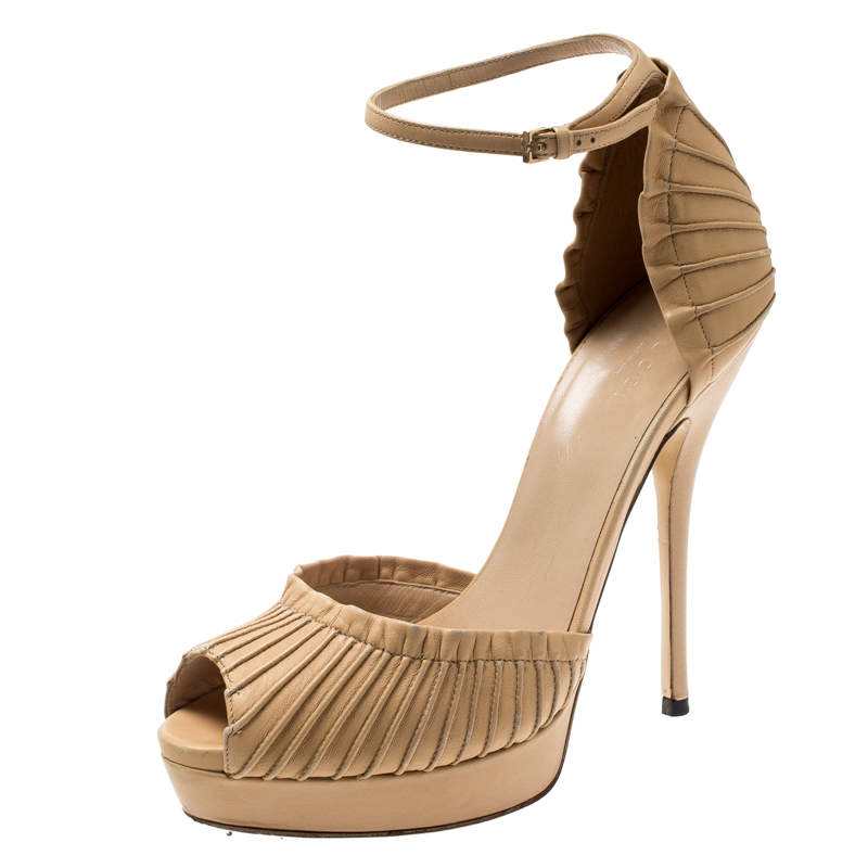 Pre Owned Gucci Beige Leather Taryn Peep Toe Ankle Strap Platform Sandals Size 37.5