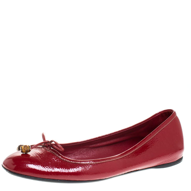 حذاء باليرينا فلات غوتشي مزين فيونكة بامبو جلد لامع أحمر مقاس 39.5