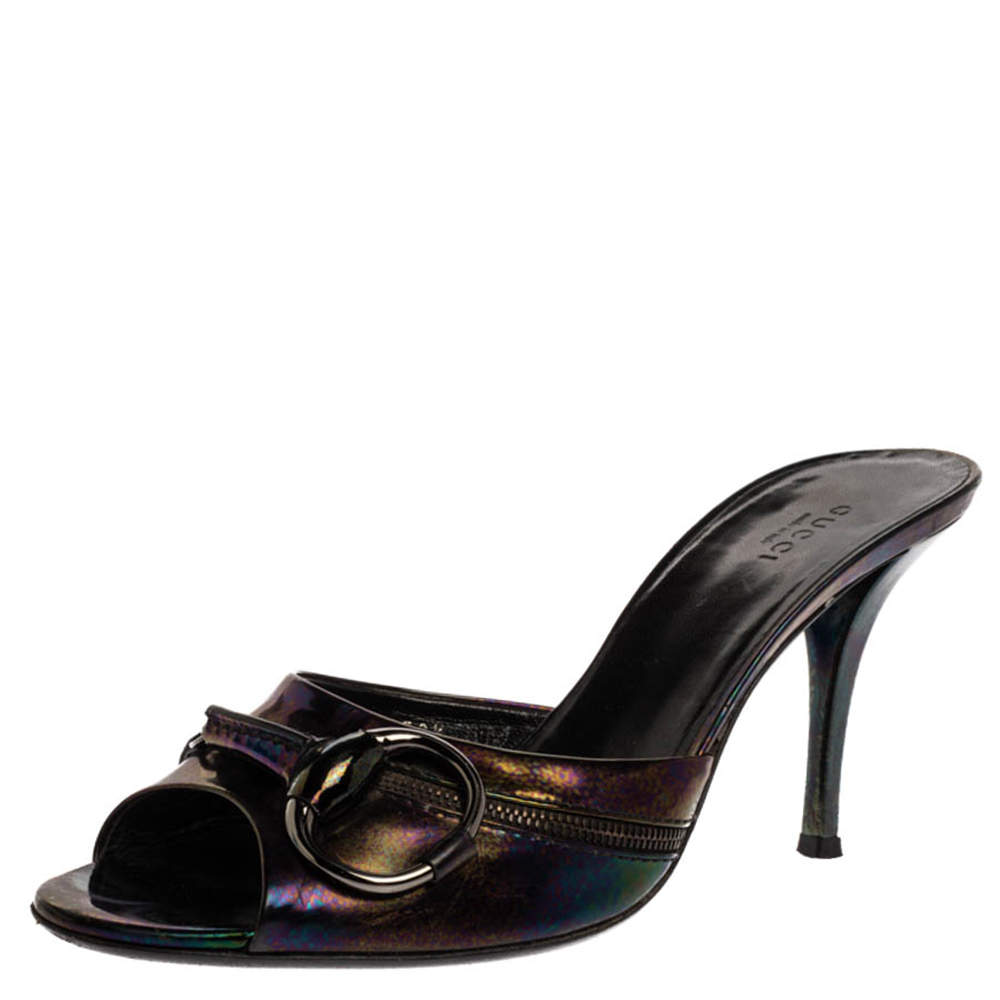 مملوكة مسبقًا Gucci Black Hologram Patent Leather Icon Bit Mule Sandals Size 39.5