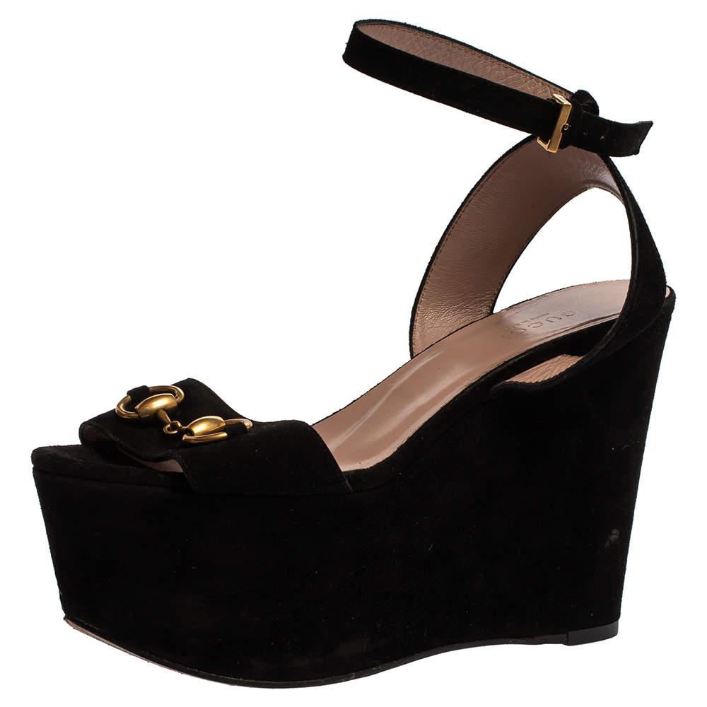 مملوكة مسبقًا Gucci Black Suede Horsebit Platform Ankle Strap Wedge Sandals Size 36.5