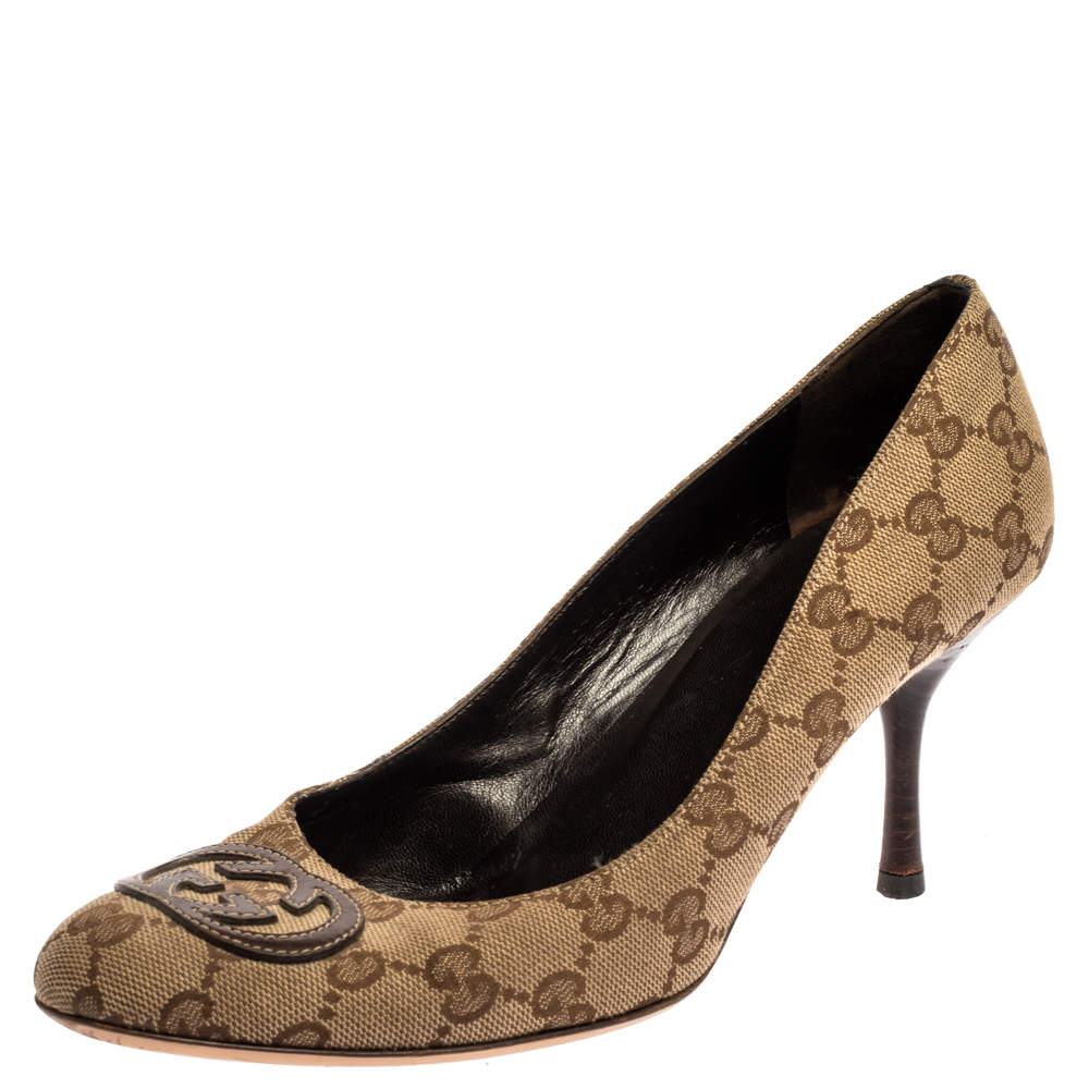 مملوكة مسبقًا Gucci Beige GG Canvas Slip On Pumps Size 38.5