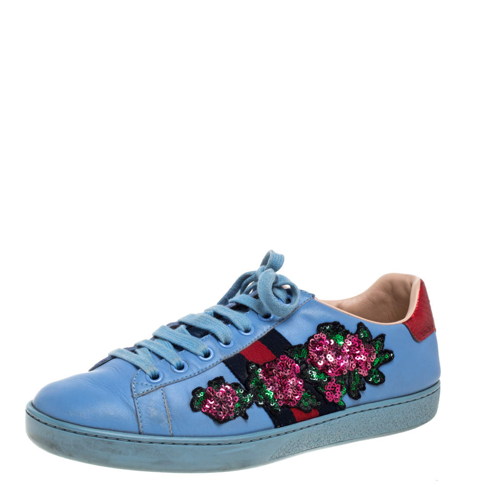 مملوكة مسبقًا حذاء رياضي غوتشي ايس مزين ويب مزخرف مورد منخفض من أعلى جلد أزرق مقاس 37