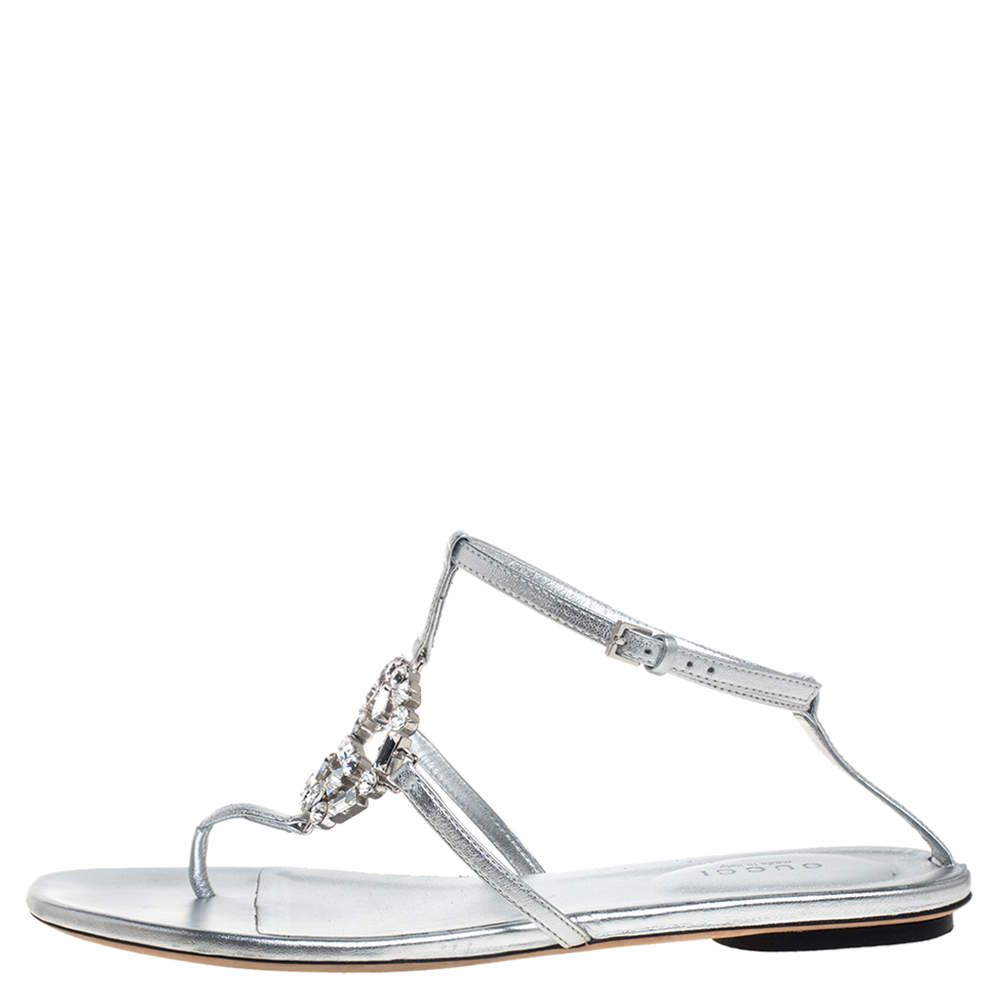 مملوكة مسبقًا صندل غوتشى سير كاحل كريستال متشابك جى جى جلد فضى ميتالك مقاس 36.5