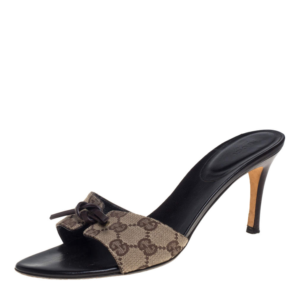 مملوكة مسبقًا Gucci Dark Beige/Brown Monogram Canvas Knot Detail Slide Sandals Size 40